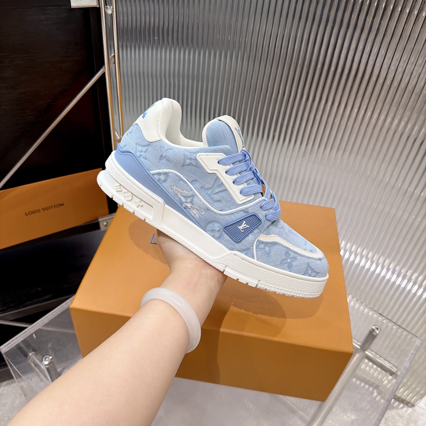 Louis Vuitton Sneakers