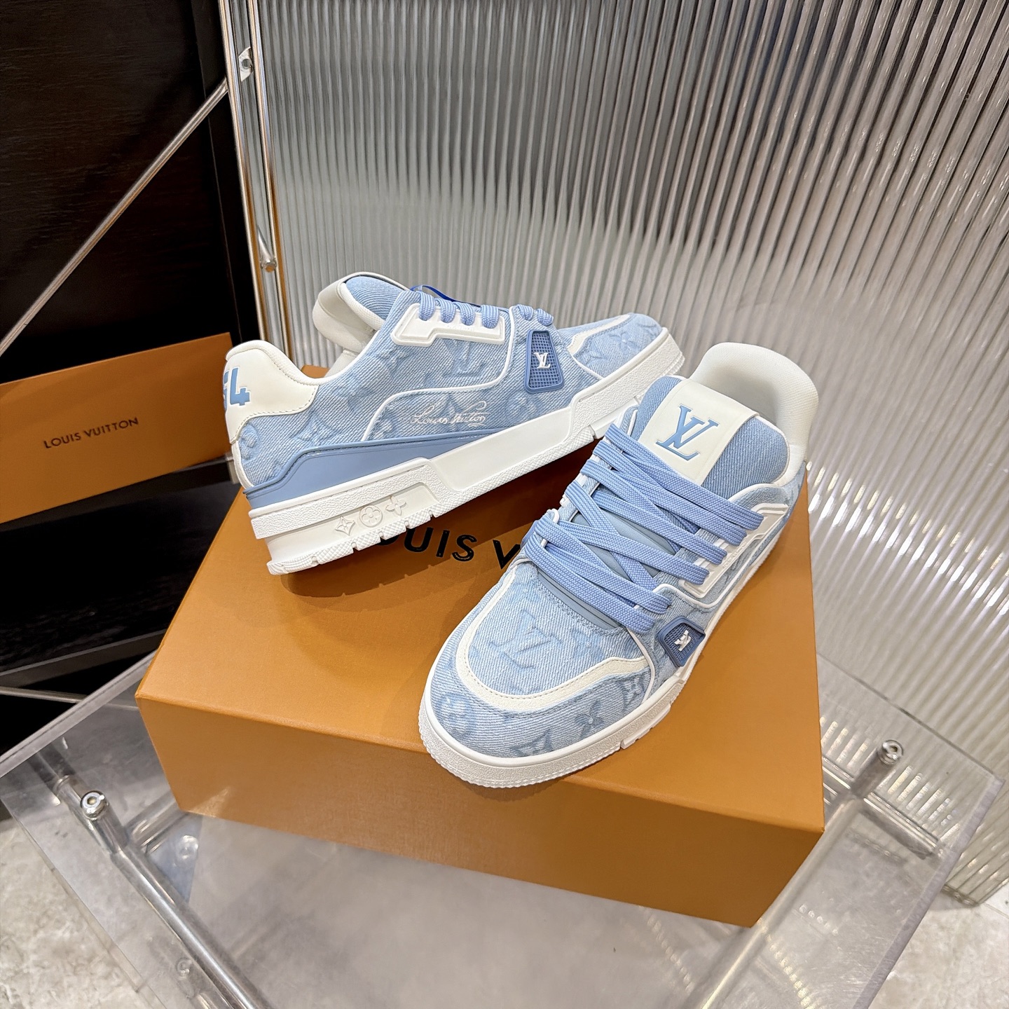 Louis Vuitton Sneakers