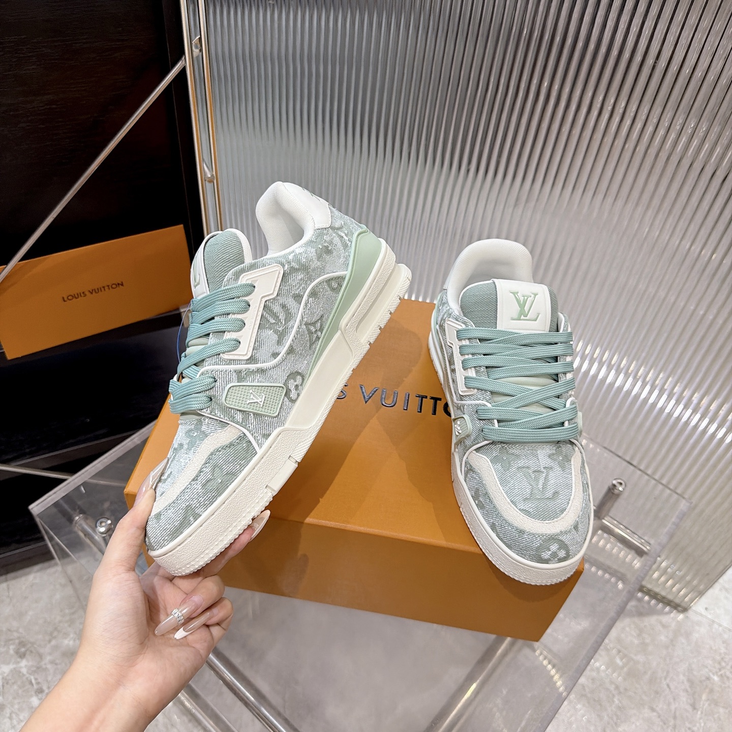 Louis Vuitton Sneakers