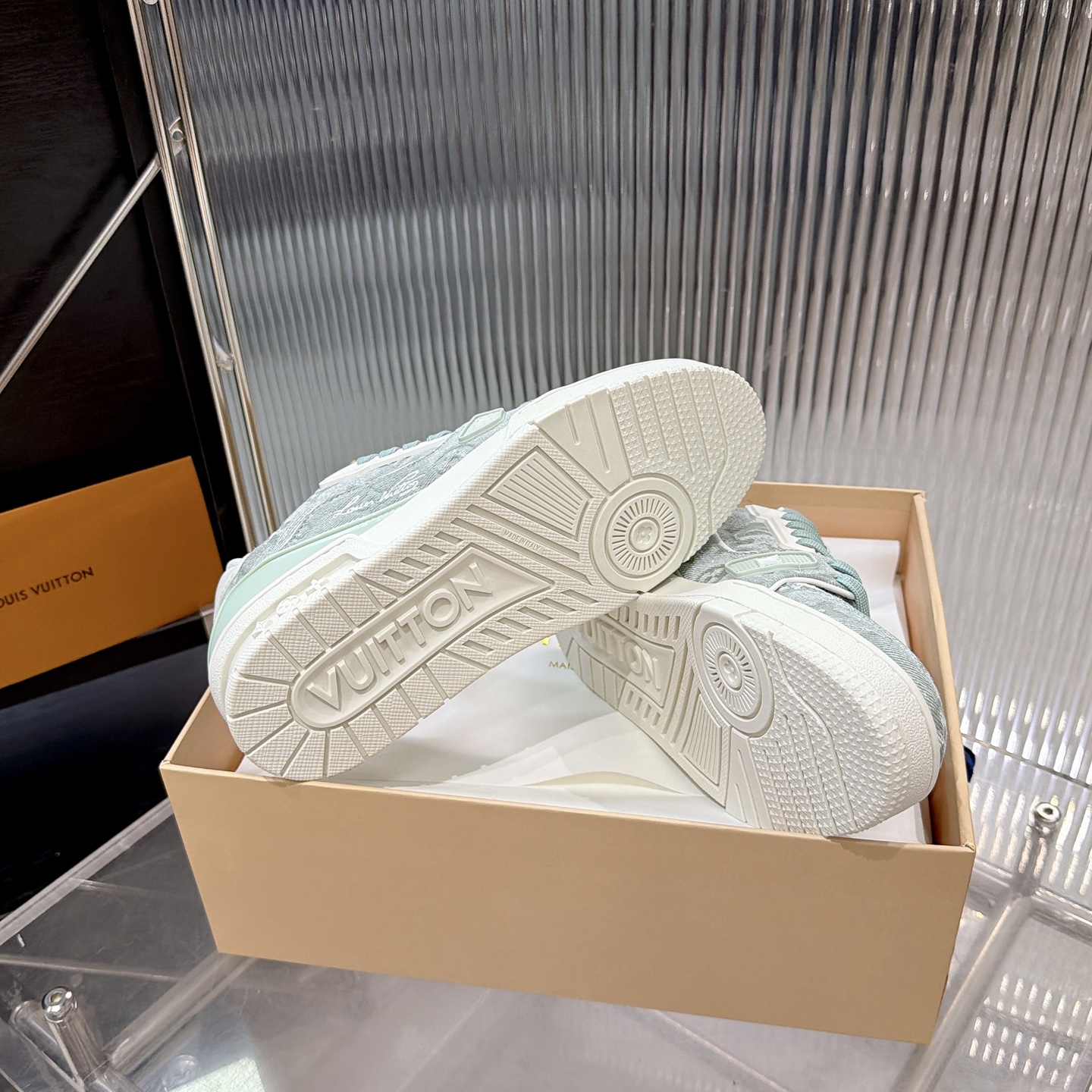Louis Vuitton Sneakers
