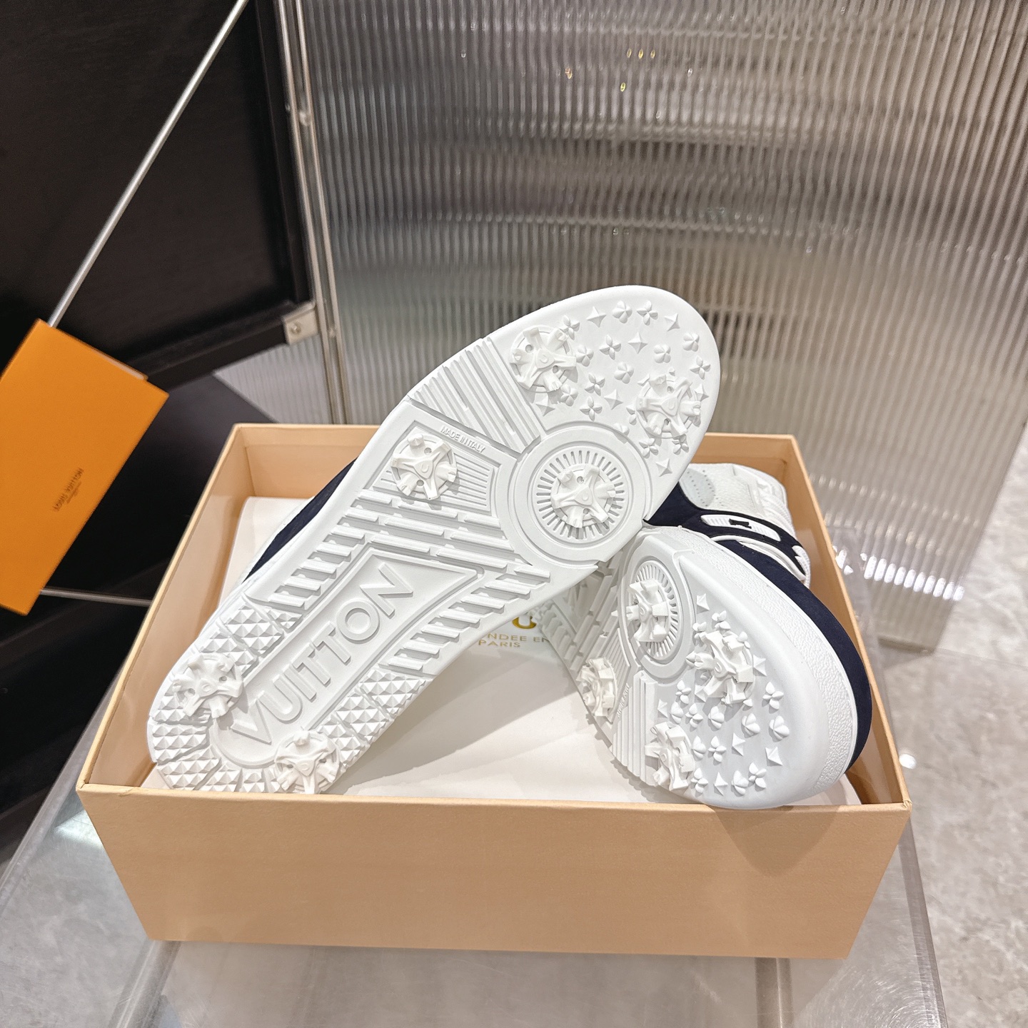Louis Vuitton Sneakers