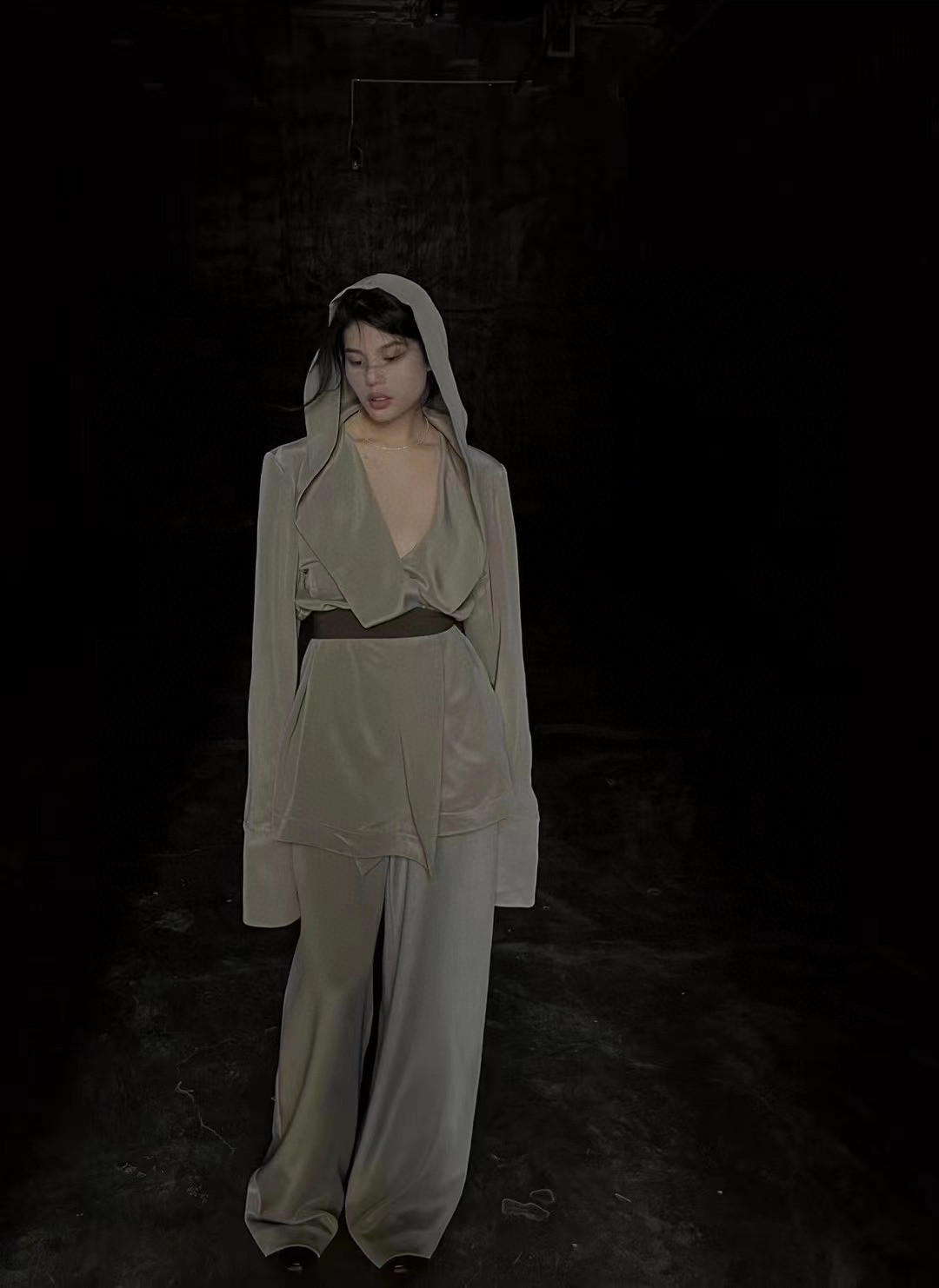 “High-End Women’s Suit: Sandro-Explosive Design with Oceanic Luxuries in Multiple Sizes and Colors” - 图片 3