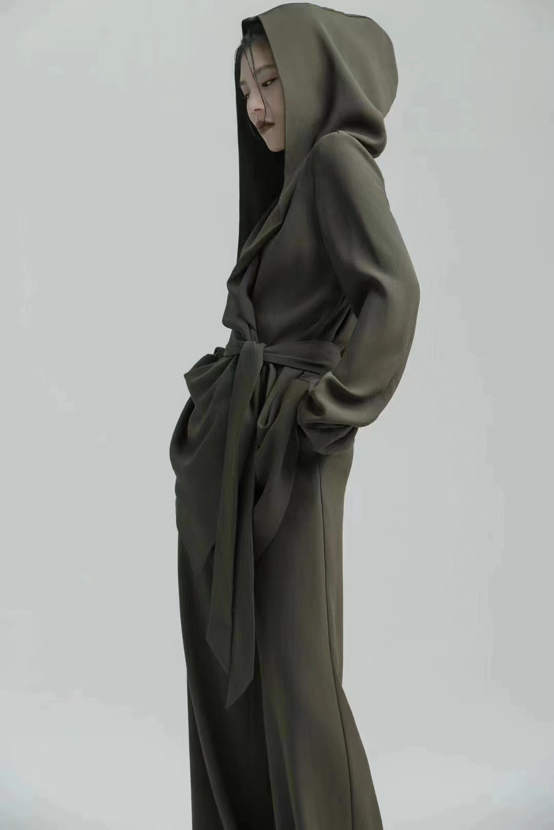 “High-End Women’s Suit: Sandro-Explosive Design with Oceanic Luxuries in Multiple Sizes and Colors” - 图片 4