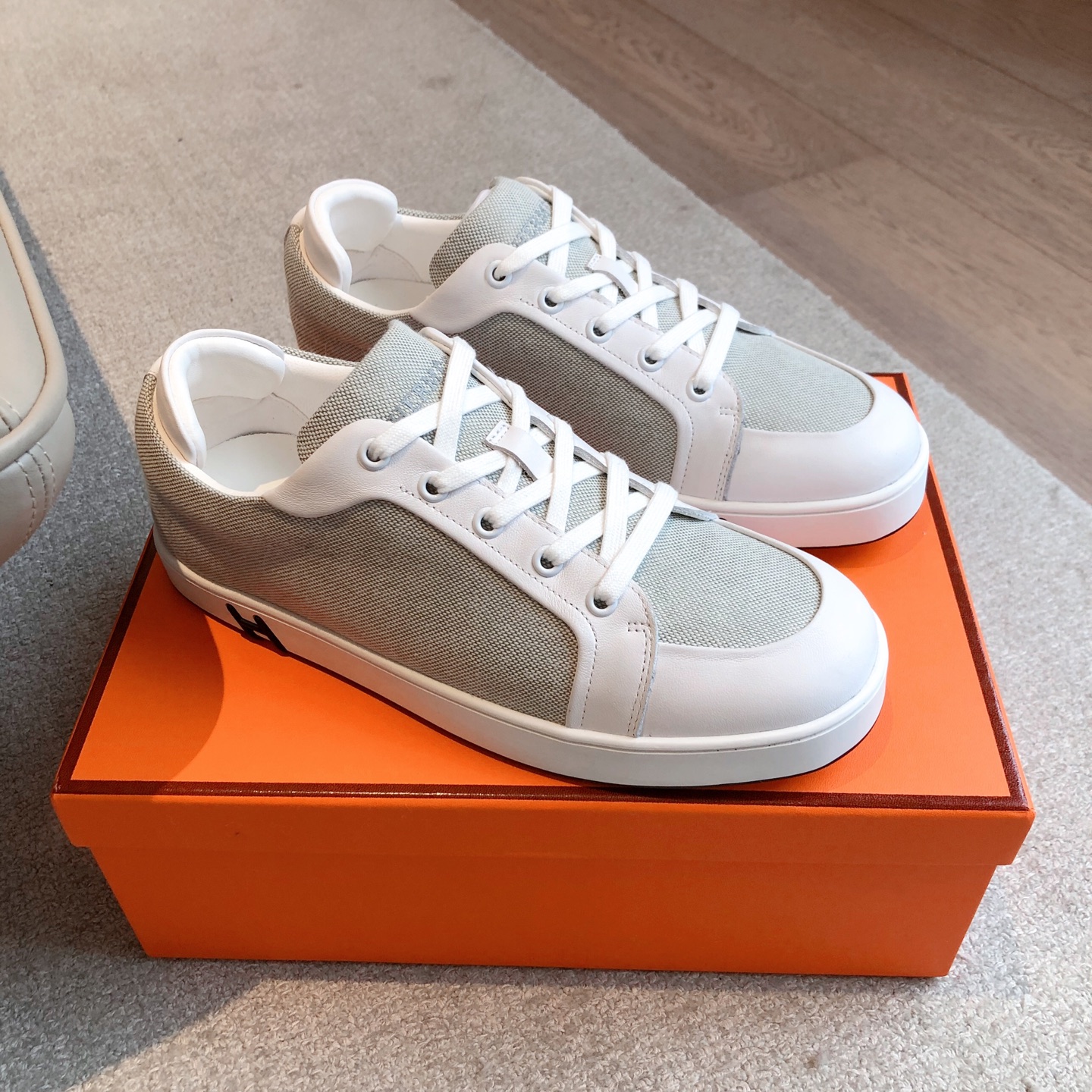 NO:165089,Made men's model 20 [Dongguan goods] Hermes home 25ss early spring new product!  Classic boot shape   British color block design, classic and attractive!  The original inverted mold last is the ultimate 1:1 shape, and imported high-end knitting needles show a delicate texture!  Customized A-level high-definition private mold bottom with luxurious packaging!  - Unparalleled quality, 35-44 45 46 customized, casual shoes/sports shoes, hermes, boots, sneakers19860909批男款20【莞货】Hermes家25ss早春新品！经典靴型 英伦拼色设计,经典耐看！原版倒模楦型,极致1:1形体,进口高端织针呈现出精致质感！ 开模定制A级高密私模大底,奢华包装！ -无二品质,35-44 45 46订做,休闲鞋/运动鞋,hermes,boots,sneakers,Women's Shoes