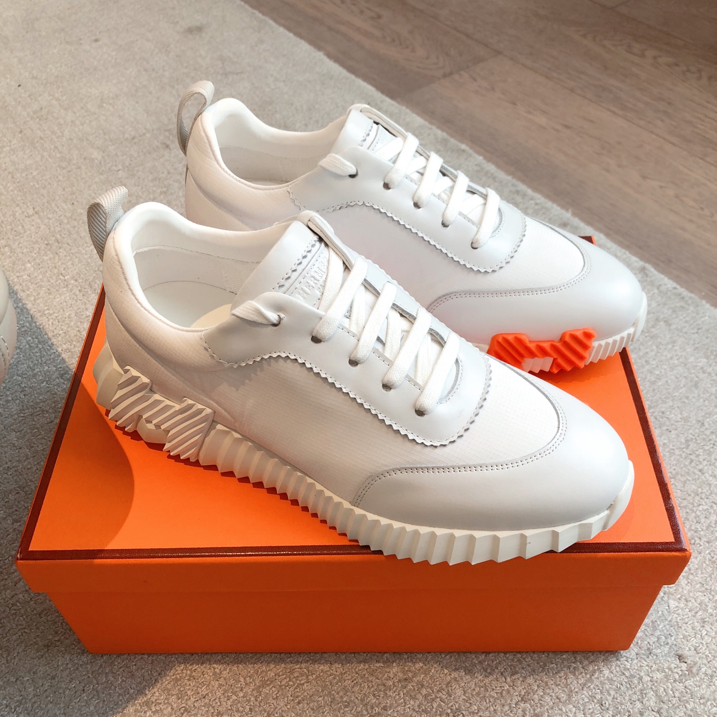 NO:535382,herme…s ss25new arrival~ Hot couples style for counters, the first choice for H home delivery!  It is a classic Hermes model and it will be released in many colors every season. It is definitely one of the most worth buying gifts. I have met a male and female goddess! Don’t miss it!  !  He is super light and comfortable. He is not tired after walking for a long time and is not expensive. There is also a small circle for assisting shoes behind. Top quality 35-44, can be customized 45 46. Men's model 20, casual shoes/sports shoes, hermes, hermes, sneakers19860909herme…s ss25new arrival～ 专柜大热情侣款,H家配货首选鞋履！ 是爱马仕经典款 每一季都会出很多颜色 绝对是最值得买的配货之一 有遇到的男神女神!真的不要错过！！ 他超轻、超舒适 走久不累、价格不贵 后面还有个辅助穿鞋的小圈 顶级精品 35-44,可定做45 46 男款20,休闲鞋/运动鞋,hermes,hermes,sneakers,Women's Shoes