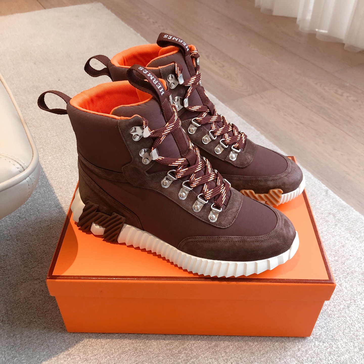 NO:165071,herme…s ss25new arrival~ Hot couples style for counters, the first choice for H home delivery!  It is a classic Hermes model and it will be released in many colors every season. It is definitely one of the most worth buying gifts. I have met a male and female goddess! Don’t miss it!  !  He is super light and comfortable. He is not tired after walking for a long time and is not expensive. There is also a small circle for assisting shoes behind. Top quality 35-44, can be customized 45 46. Men's model 20, casual shoes/sports shoes, hermes, hermes, sneakers19860909herme…s ss25new arrival～ 专柜大热情侣款,H家配货首选鞋履！ 是爱马仕经典款 每一季都会出很多颜色 绝对是最值得买的配货之一 有遇到的男神女神!真的不要错过！！ 他超轻、超舒适 走久不累、价格不贵 后面还有个辅助穿鞋的小圈 顶级精品 35-44,可定做45 46 男款20,休闲鞋/运动鞋,hermes,hermes,sneakers,Women's Shoes