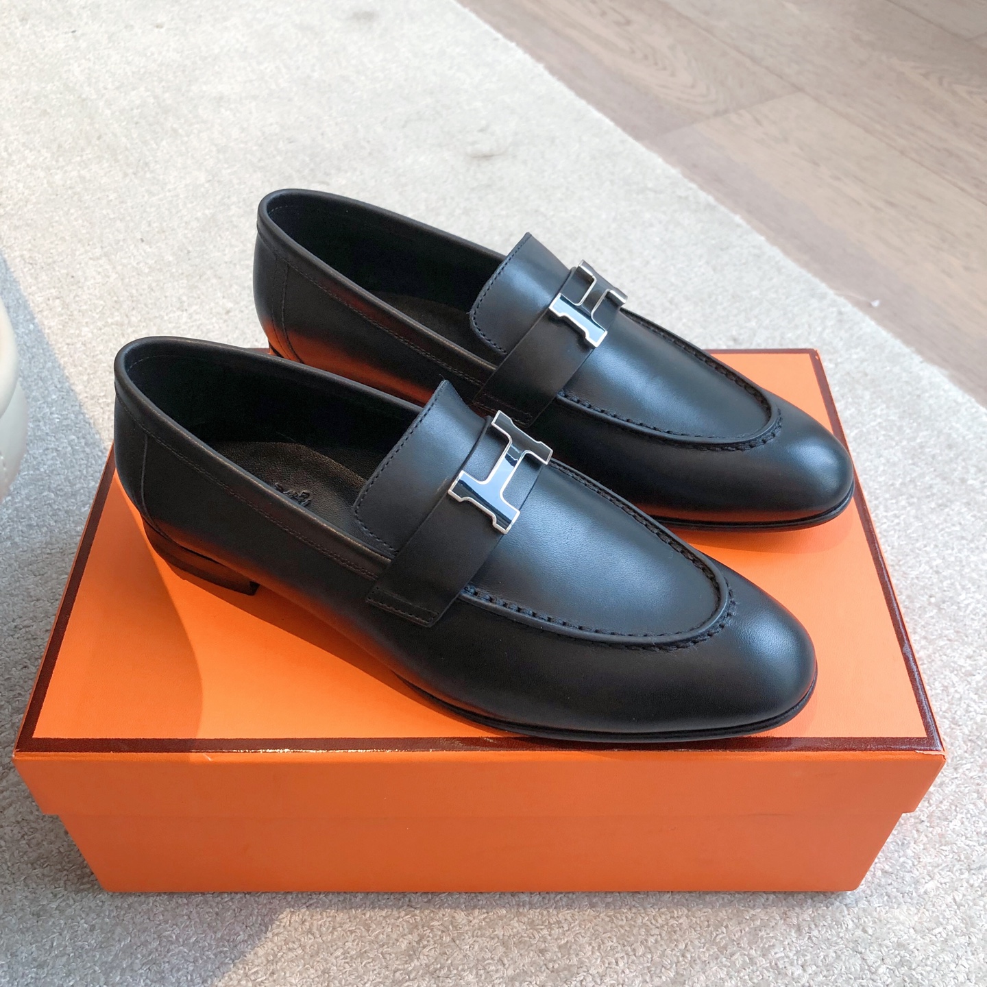 NO:258328,Hermes... a Eclair 2025 new color   hot series. The style is super positive, with a certain thickness that increases the height and makes your legs look longer!  Body breathable, comfortable calfskin, a single item that combines color combinations with both appearance and comfort!  Channel supply code size 35-39 can be determined by 40.41, loafers, christian louboutin, hermes, loafers, cowhide19860909Hermes... a Eclair 2025新色 爆款系列 版型超正,有一定厚度增高显腿长！透体透气 舒适的小牛皮 春夏拼色兼具颜值舒适度的单品！ 渠道货源 码数 size 35-39可定40.41,乐福鞋,christian louboutin,hermes,loafers,cowhide,Women's Shoes