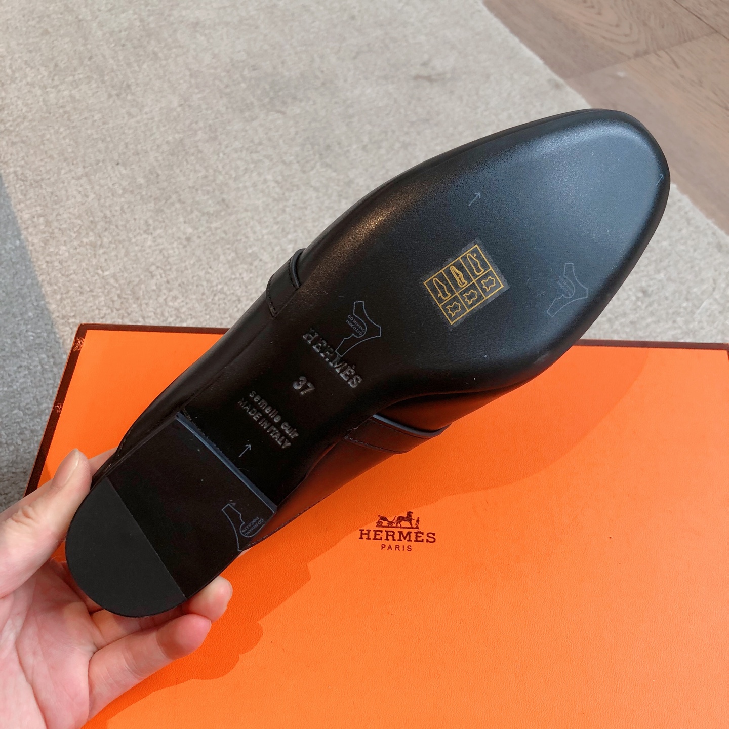 Hermès Eclair 2025 New Color Leather Mules - Stylish and Comfortable 10 i1741942586257 1656 0 8