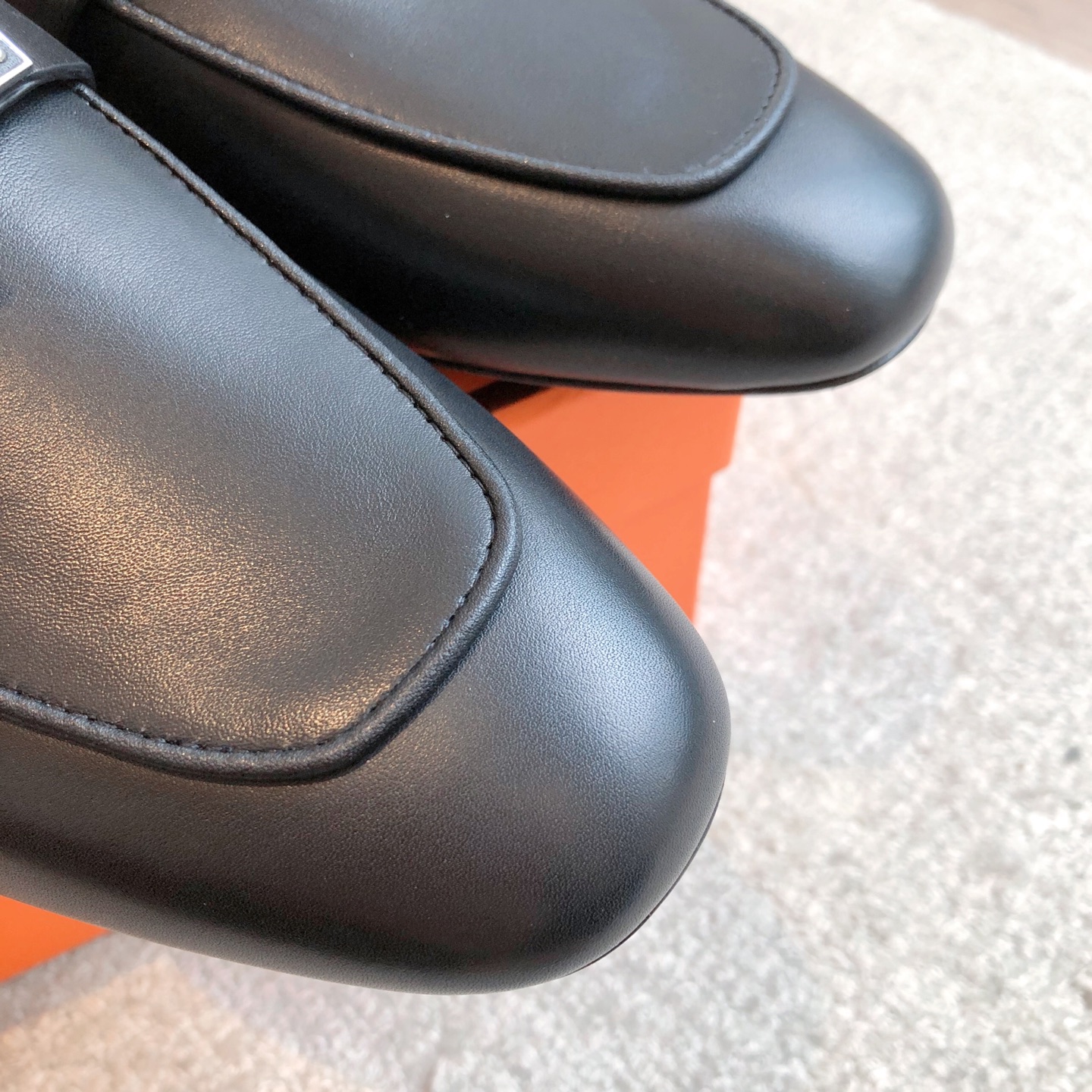 Hermès Eclair 2025 New Color Leather Mules - Stylish and Comfortable 5 i1741942586328 7536 0 3