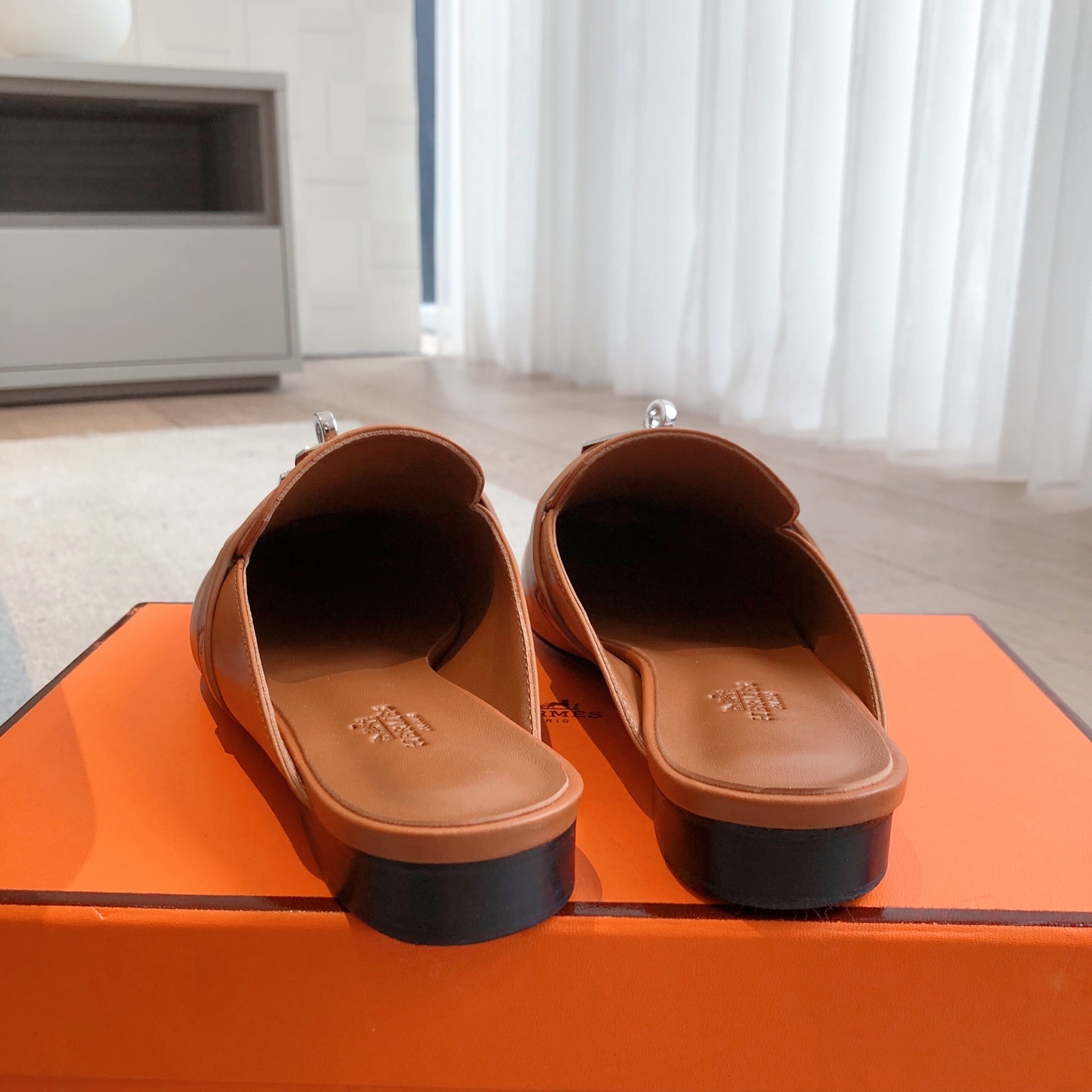 Hermès Éclair Leather Mules - Stylish and Comfortable Spring/Summer Footwear 7 i1741942603962 8777 0 5