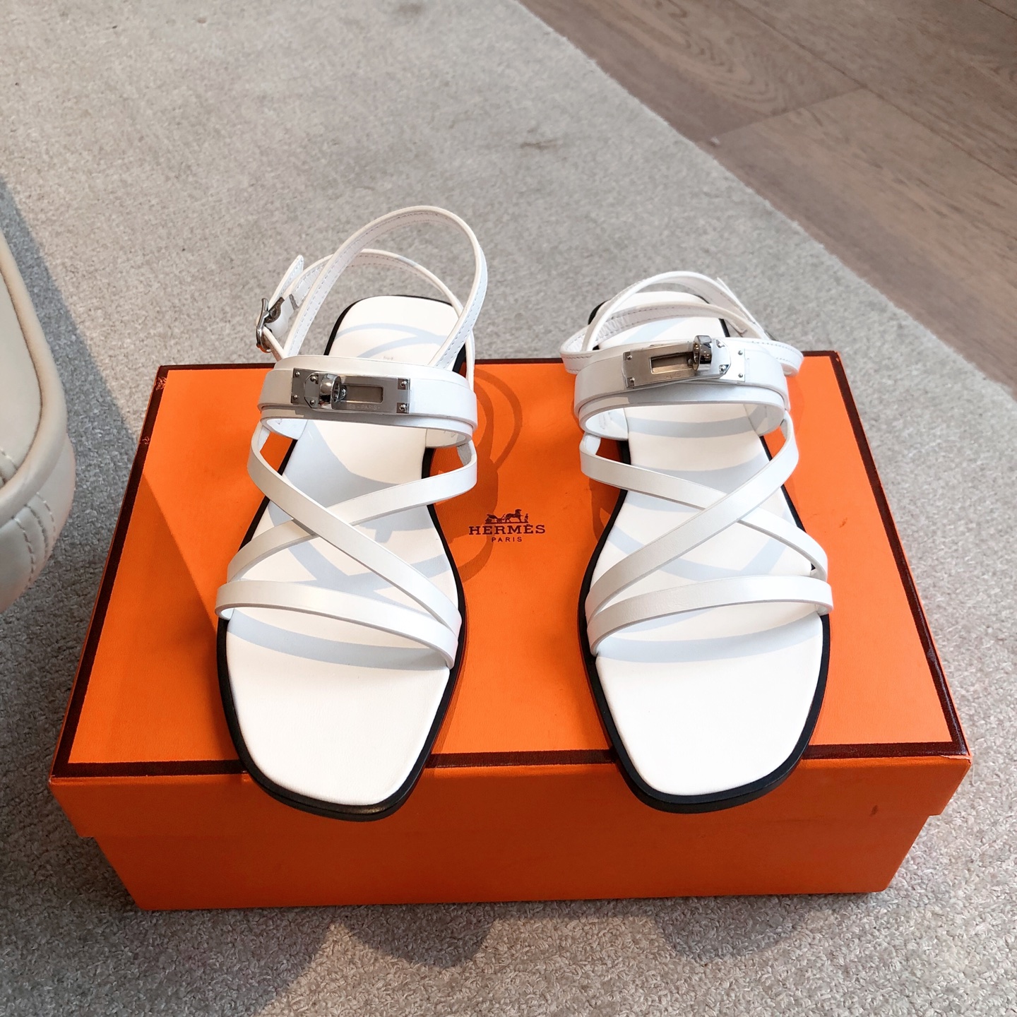 Hermes Eclair Sandals 2025 New Color, Stylish, Comfortable, and Breathable 3 i1741943324975 1405 0 1