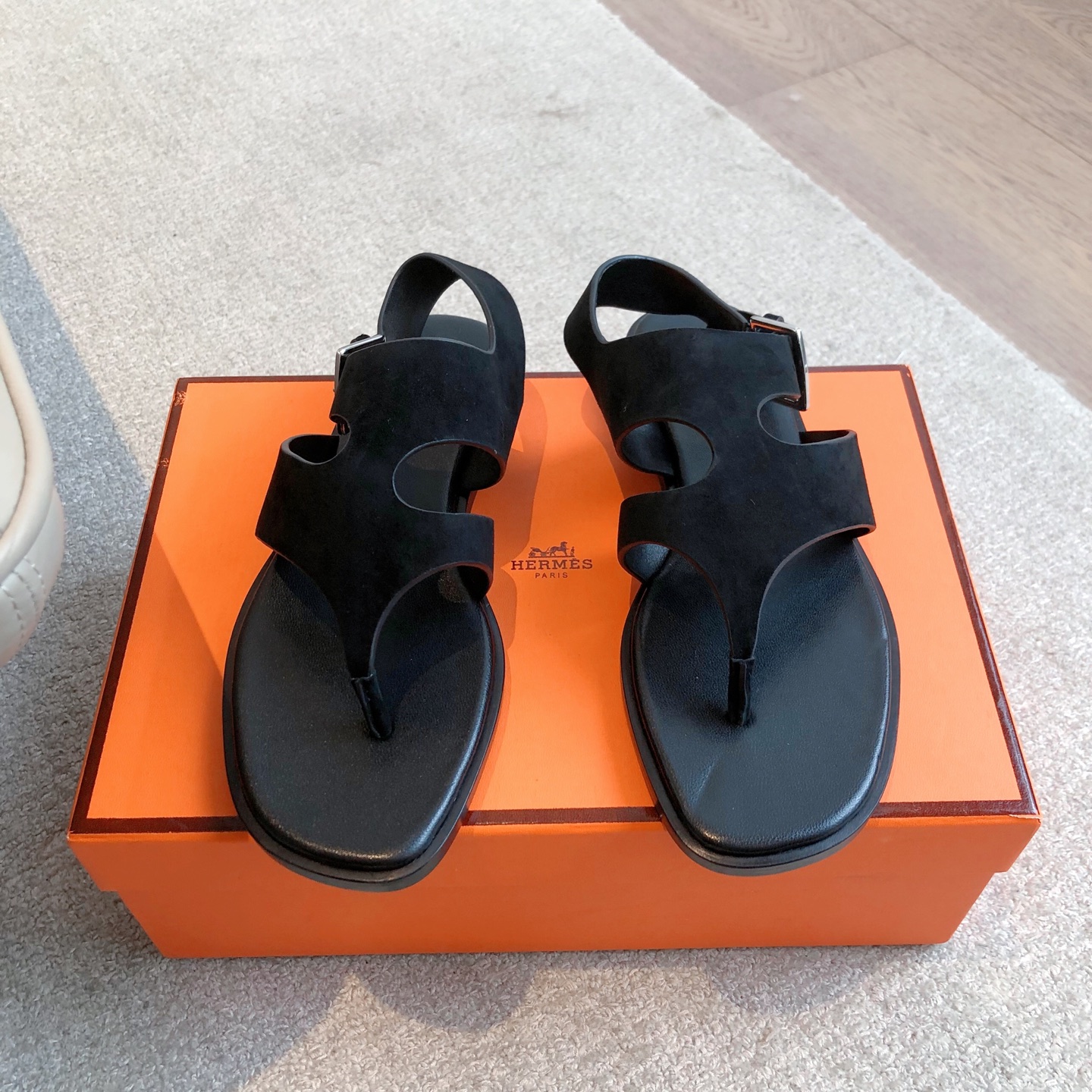 Hermes Eclair Black Leather Thong Sandals - Comfortable & Height Enhancing 3 i1743323050518 9774 0 1