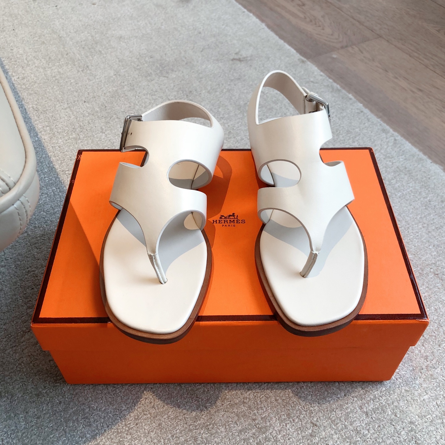 Hermes Eclair White Leather Slingback Sandals - Stylish & Comfortable 3 i1743323087699 1862 0 1