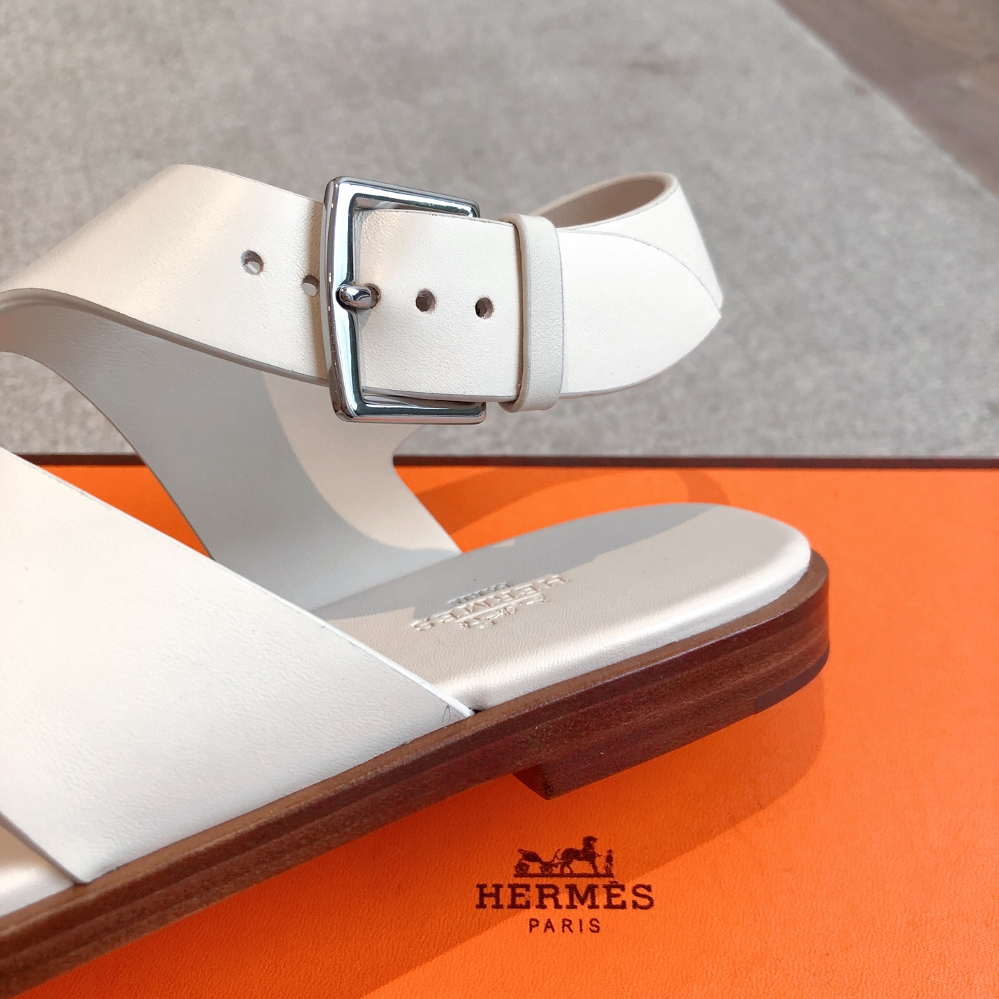 Hermes Eclair White Leather Slingback Sandals - Stylish & Comfortable 6 i1743323087706 3712 0 4