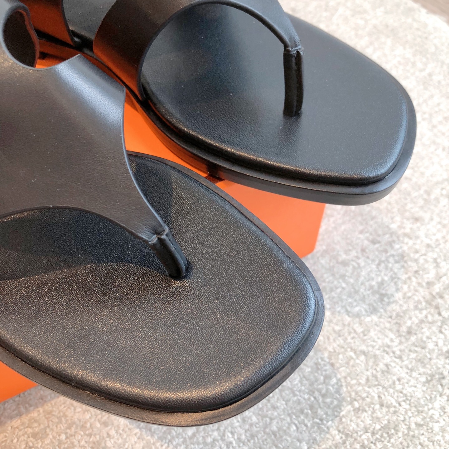 Hermes Eclair Sandals 2025 New Color, Comfortable Calfskin Summer Essential 5 i1743323103220 7661 0 3