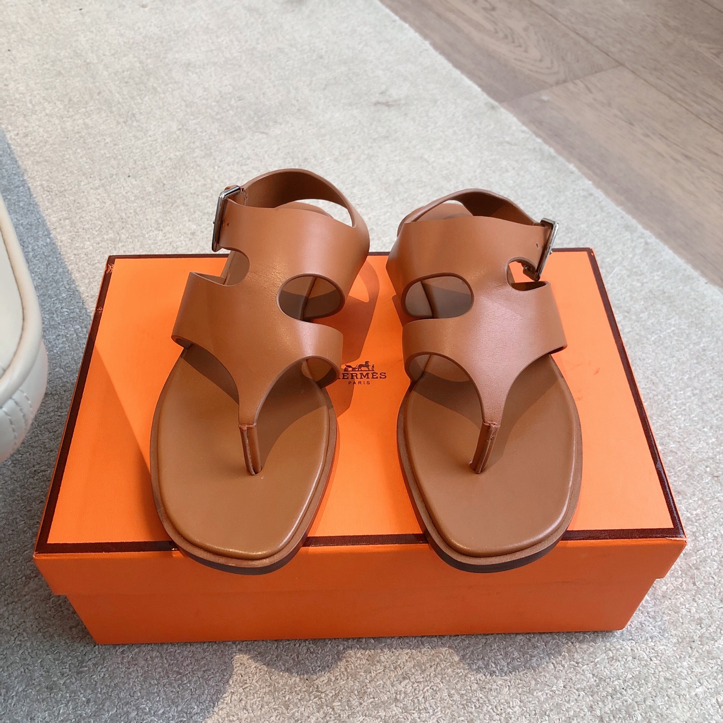 Hermes Eclair 2025 Women's Leather Thong Sandals - Comfortable & Stylish 3 i1743323116694 1220 0 1