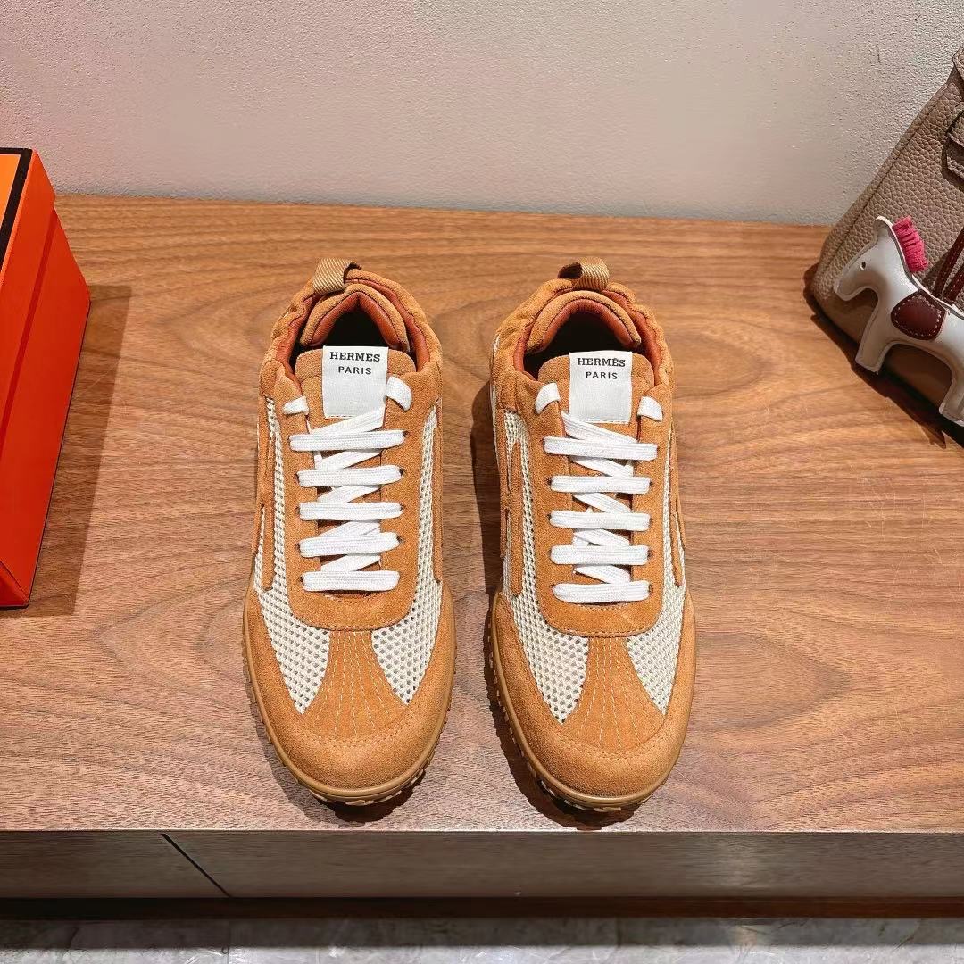 NO:259653,herme…s ss25 new arrival~ Hot couple style for counters, the first choice for H home delivery!  It is a classic Hermes model and it will be released in many colors every season. It is definitely one of the most worth buying gifts. I have met a male and female goddess! Don’t miss it!  !  He is super light and comfortable. He is not tired after walking for a long time and is not expensive. There is also a small circle for assisting shoes behind. Top quality products 35-44, can be customized 45 46 Men 20, casual shoes/sports shoes, hermes, hermes, sneakers19860909herme…s ss25 new arrival～ 专柜大热情侣款,H家配货首选鞋履！ 是爱马仕经典款 每一季都会出很多颜色 绝对是最值得买的配货之一 有遇到的男神女神!真的不要错过！！ 他超轻、超舒适 走久不累、价格不贵 后面还有个辅助穿鞋的小圈 顶级精品 35-44,可定做45 46 男20,休闲鞋/运动鞋,hermes,hermes,sneakers,Women's Shoes