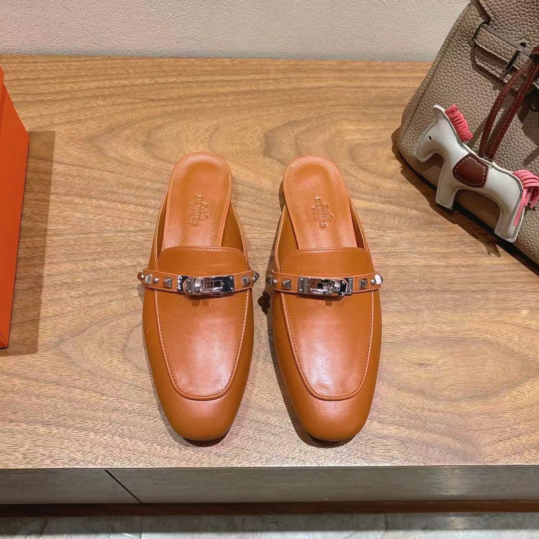 NO:411600,Hermes...Hermes Flat Half Slippers 2025 new product + hot series!  Genuine leather large sole, exclusive molded hardware buckle, imported cowhide, spring and summer color combination, a single item with both appearance and comfort!  Channel supply: Women's code 35-39 (can be customized 40 41 42), slippers, hermes, hermes, slippers, cowhide, Leather soles19860909Hermes...爱马仕平底半拖鞋2025新品+爆款系列！ 真皮大底,独家开模五金扣,进口牛皮 春夏拼色兼具颜值舒适度的单品！ 渠道货源 女码35-39（可订做40 41 42）,拖鞋,hermes,hermes,slippers,cowhide,Leather soles,Women's Shoes