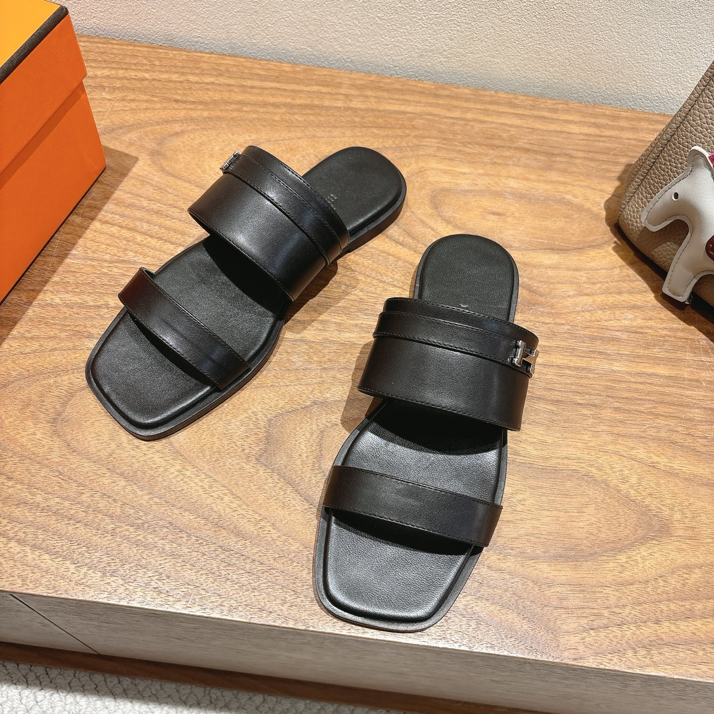 Hermes Flat Sandals 2025 New Arrivals - Genuine Leather Summer Slides 4 i1744461032085 423 0 1