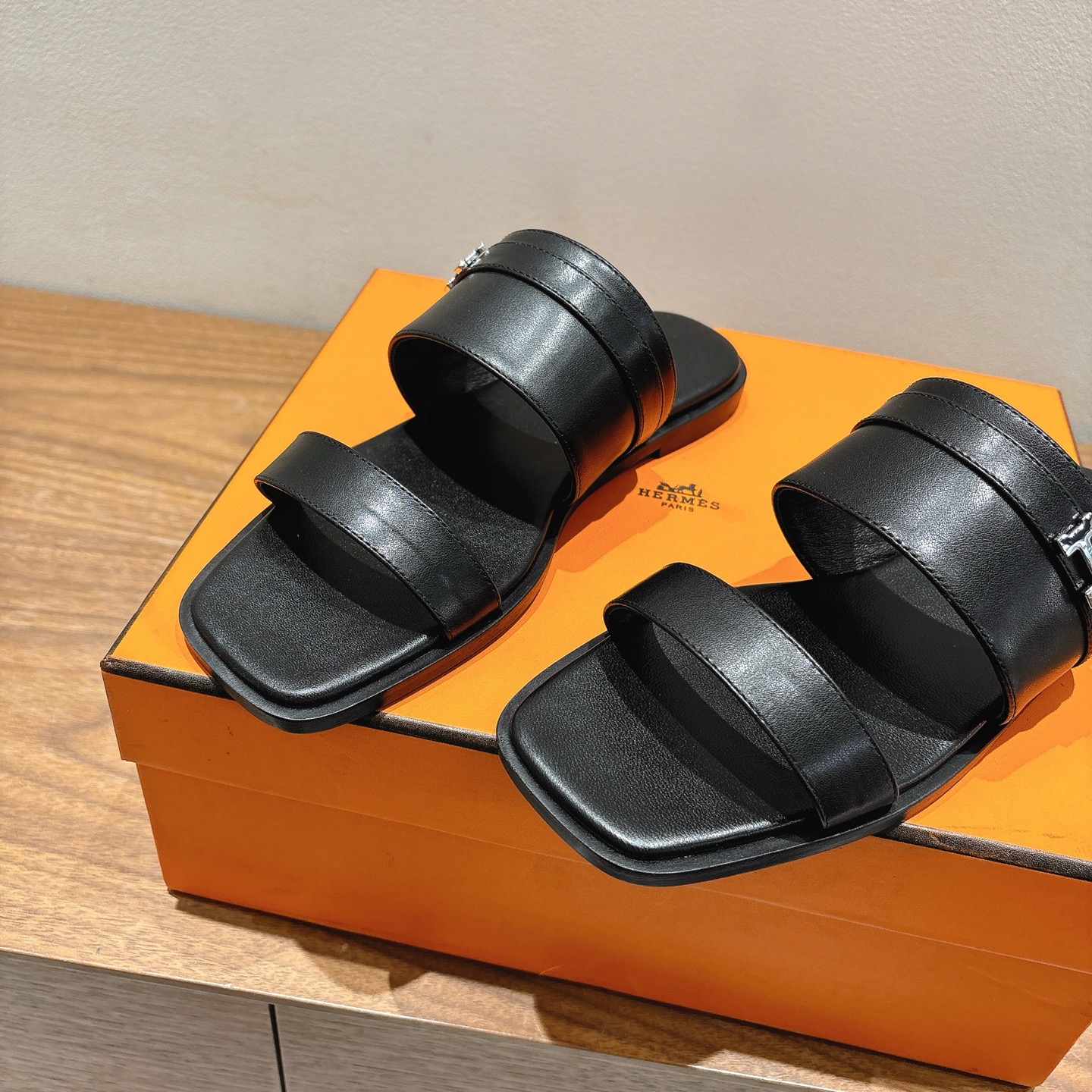Hermes Flat Sandals 2025 New Arrivals - Genuine Leather Summer Slides 8 i1744461032705 7716 0 5