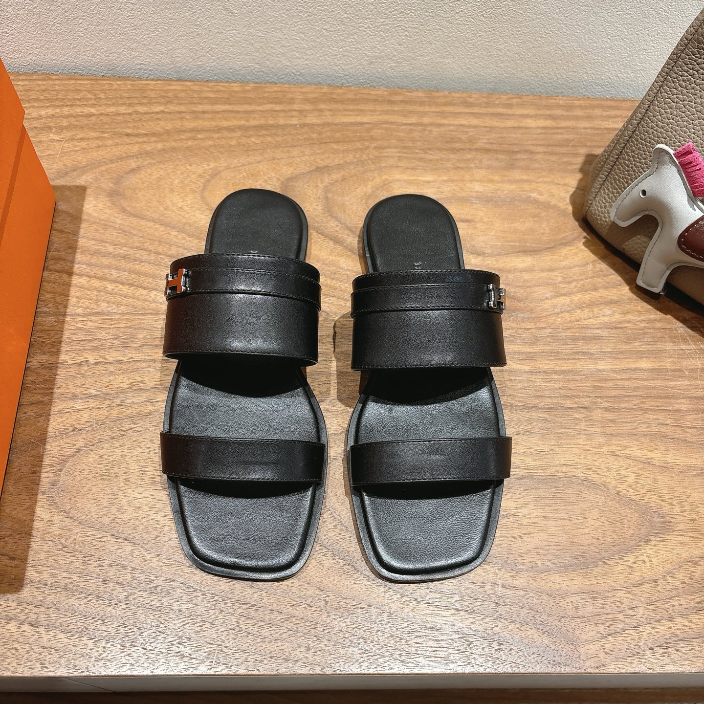 Hermes Flat Sandals 2025 New Arrivals - Genuine Leather Summer Slides 3 i1744461032741 8357 0 0
