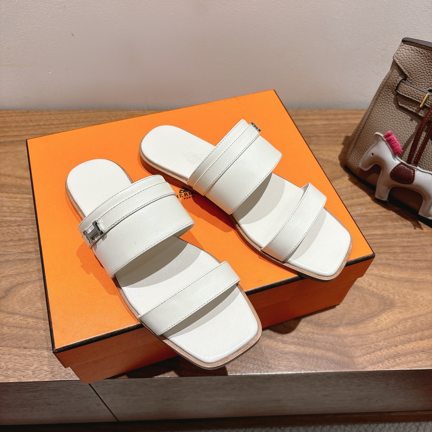 Hermes Oran Sandal: Flat Leather Slides with Iconic 'H' Cutout Design 6 i1744461045660 5914 0 3
