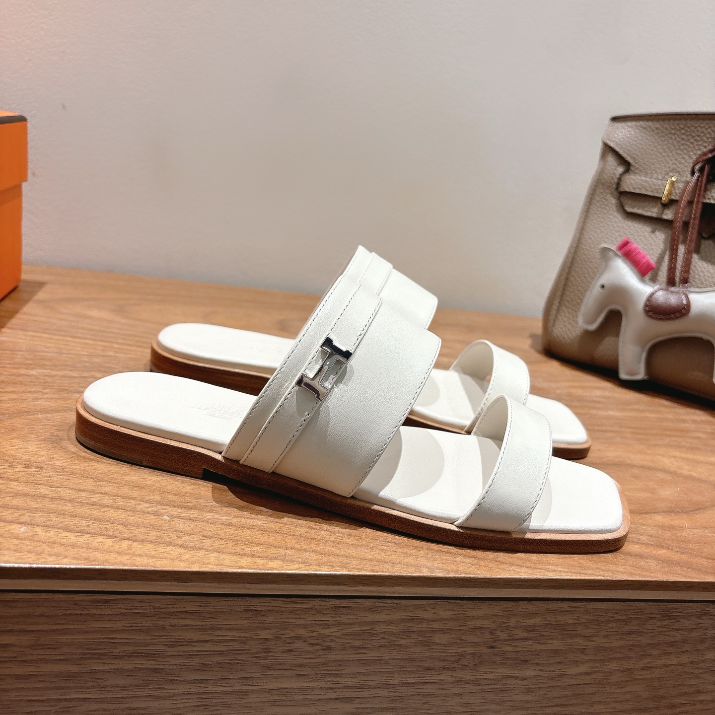 Hermes Oran Sandal: Flat Leather Slides with Iconic 'H' Cutout Design 5 i1744461045678 228 0 2