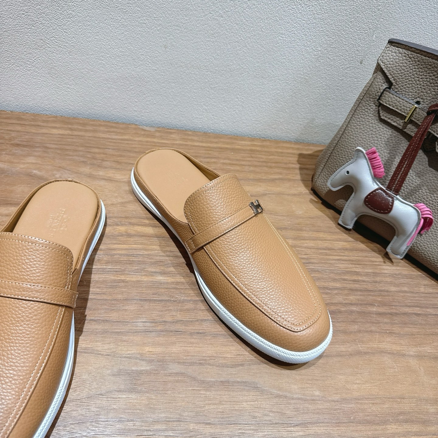 Hermes Leather Mules For Men And Women,New Arrival Fashionable Shoes 5 i1749771433187 1014 0 3