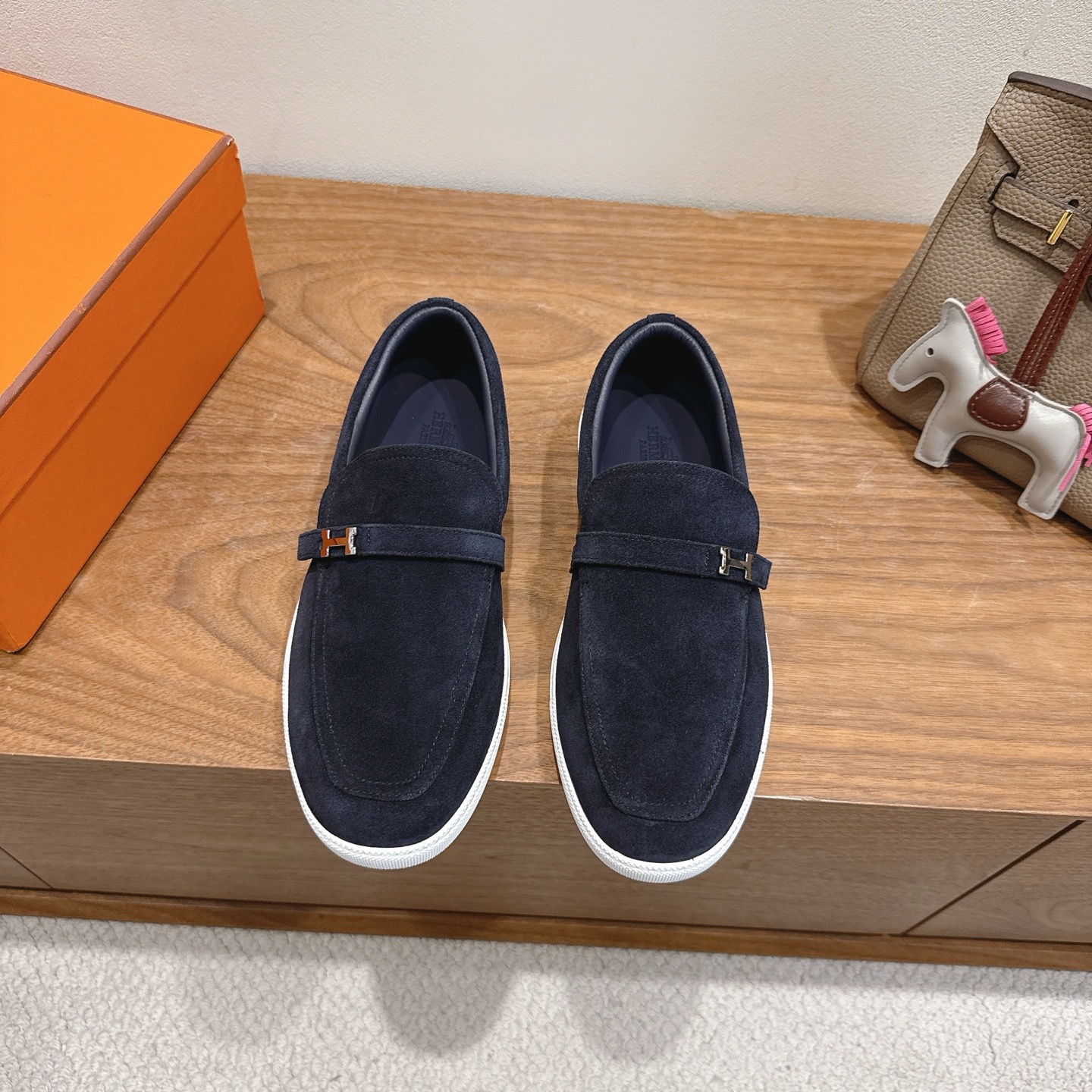 NO:348523,H Home 25ss autumn and winter new style, classic boots + British retro design, classic and beautiful!  The original inverted mold last is the ultimate 1:1 shape, and imported high-end fabrics show a delicate texture!  Customized A-level high-definition private mold bottom with luxurious packaging!  - Unparalleled quality, 38-44 can be determined by 45.46, boots19860909H家25ss秋冬新款,经典楦靴型+英伦复古设计,经典耐看！原版倒模楦型,极致1:1形体,进口高端面料呈现出精致质感！ 开模定制A级高密私模大底,奢华包装！ -无二品质,38-44可定45.46,,boots,Men's shoes