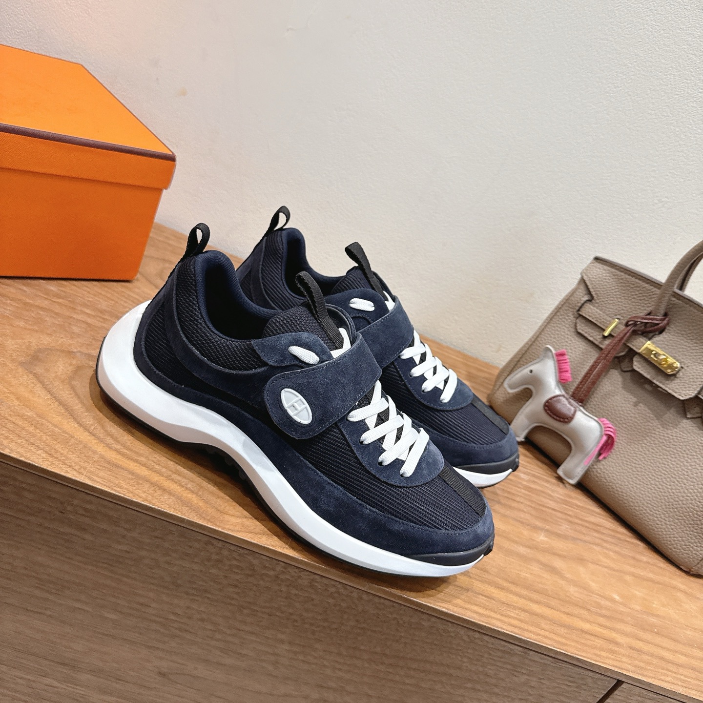 Retro Designer Sneakers for Men Women Couple Sports Shoes Walking Shoes 3 i1754237632211 9747 0 1
