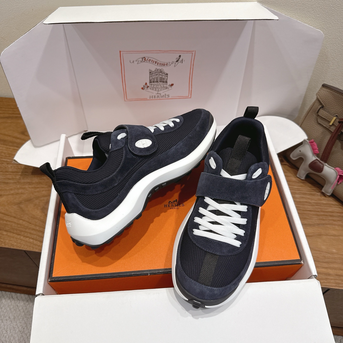 Retro Designer Sneakers for Men Women Couple Sports Shoes Walking Shoes 9 i1754237632265 5217 0 7