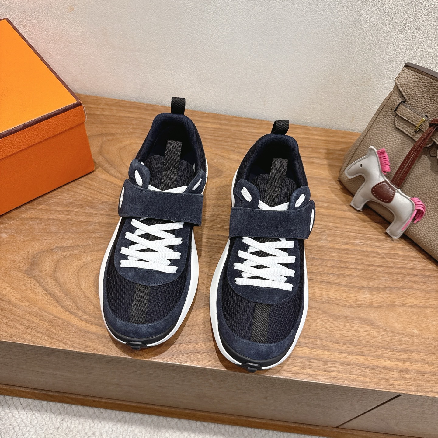 Retro Designer Sneakers for Men Women Couple Sports Shoes Walking Shoes 2 i1754237633856 5038 0 0