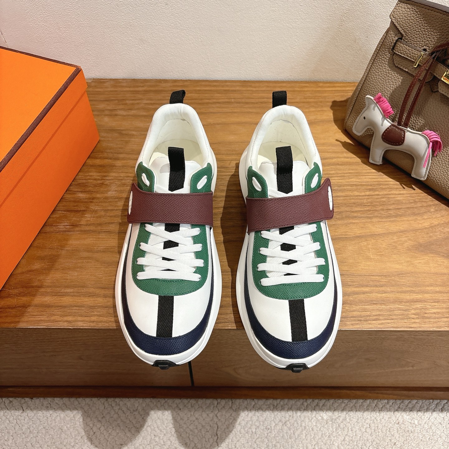 NO:535209,Men's 20 H home 25ss autumn and winter new dad shoes last boots + British retro design, classic and beautiful!  The original inverted mold last is the ultimate 1:1 shape, and imported high-end fabrics show a delicate texture!  Customized A-level high-definition private mold bottom with luxurious packaging!  - Unparalleled quality, 35-44 can be customized 45.46, casual shoes/sports shoes, boots, sneakers19860909批男款20 H家25ss秋冬新款老爹鞋经楦靴型+英伦复古设计,经典耐看！原版倒模楦型,极致1:1形体,进口高端面料呈现出精致质感！ 开模定制A级高密私模大底,奢华包装！ -无二品质,35-44可定45.46,休闲鞋/运动鞋,boots,sneakers,Women's Shoes