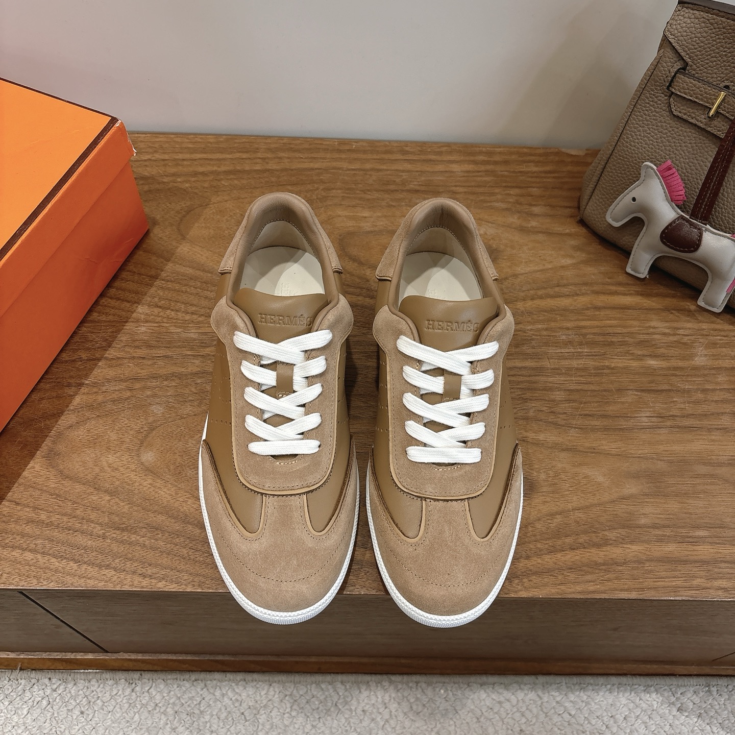 エルメス エクレア 新作スタイリッシュシューズ