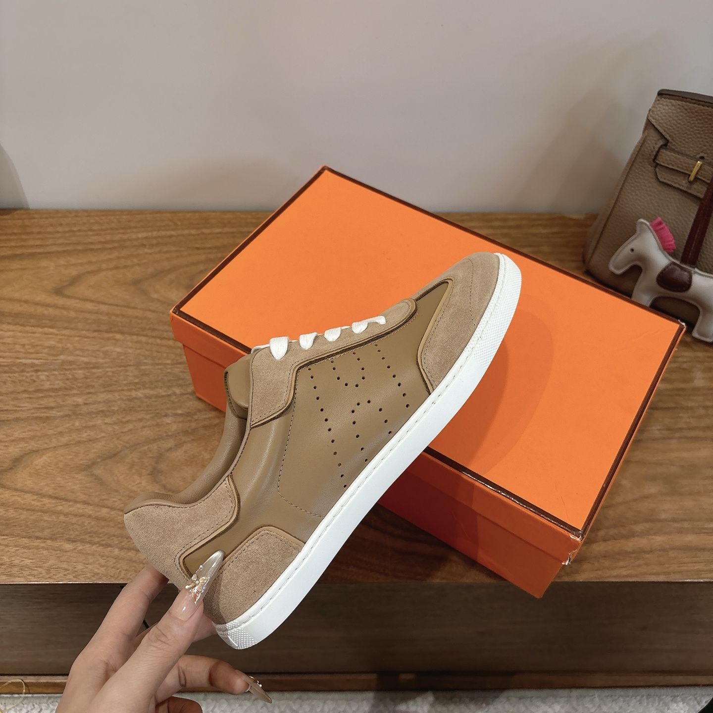 エルメス エクレア 新作スタイリッシュシューズ