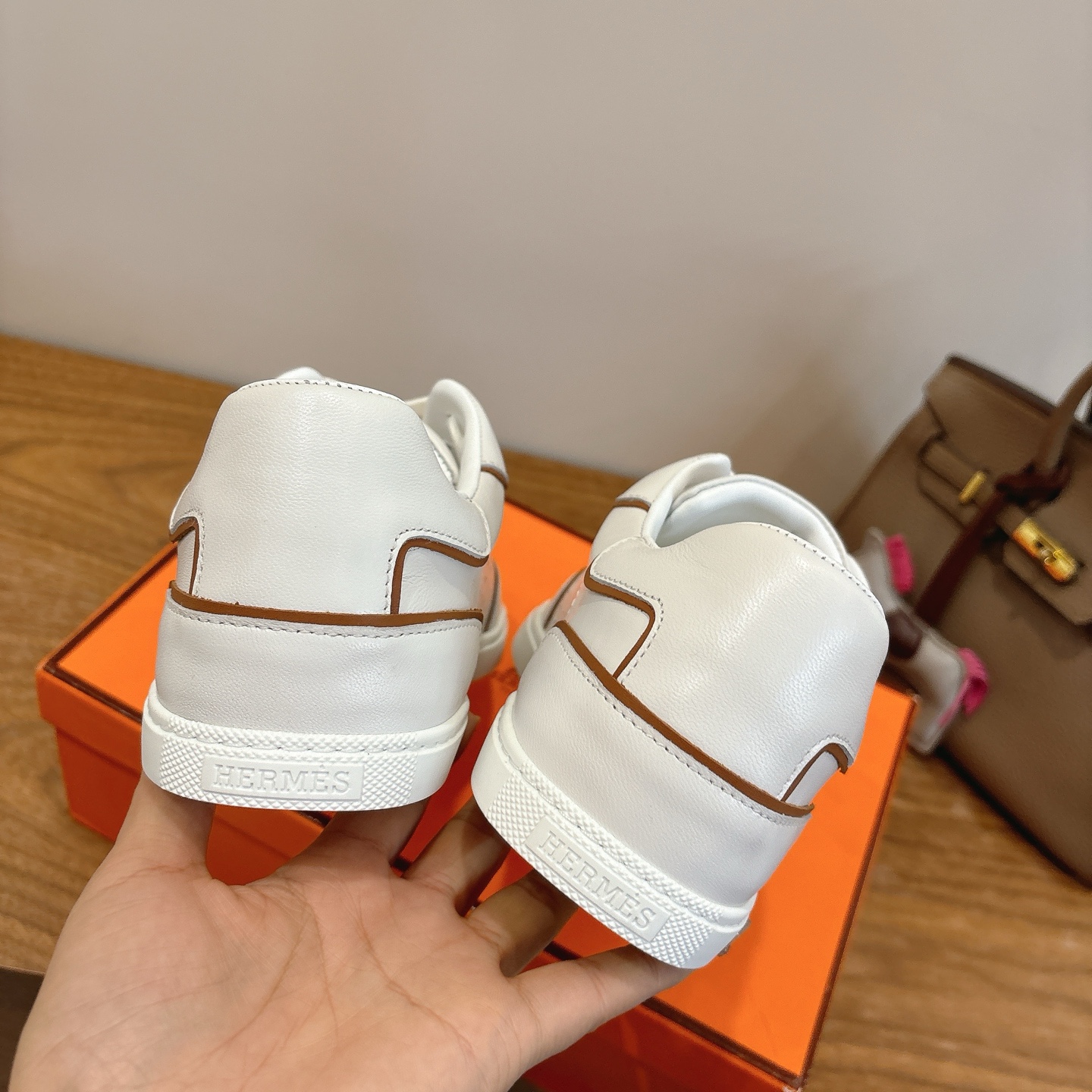 Hermes Eclair 新作爆款！快適な小牛皮スニーカー