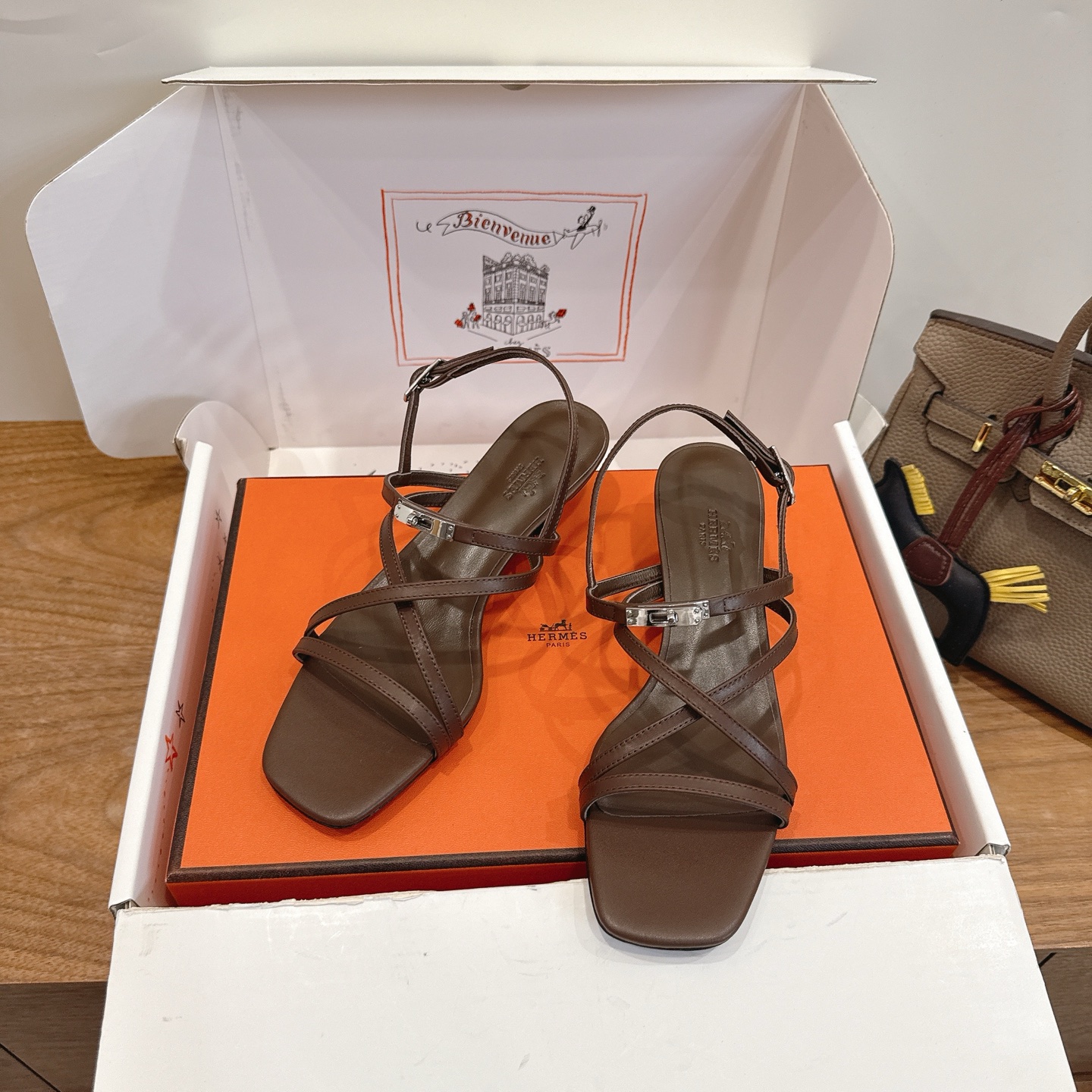 NO:788078,Hermes... high-heeled sandals 2026 new products + popular series, genuine leather outsole, exclusive molded hardware buckle, imported cowhide, color matching in spring and summer, a single product with good looks and comfort!  Channel supply: women's size 35-39, can be customized to 40 41 42, sandals, hermes, sandals, cowhide, Leather soles19860909Hermes... 高跟凉鞋 2026新品+爆款系列 真皮大底,独家开模五金扣,进口牛皮 春夏拼色兼具颜值舒适度的单品！ 渠道货源 女码35-39 可订做40 41 42,凉鞋,hermes,sandals,cowhide,Leather soles,Women's Shoes