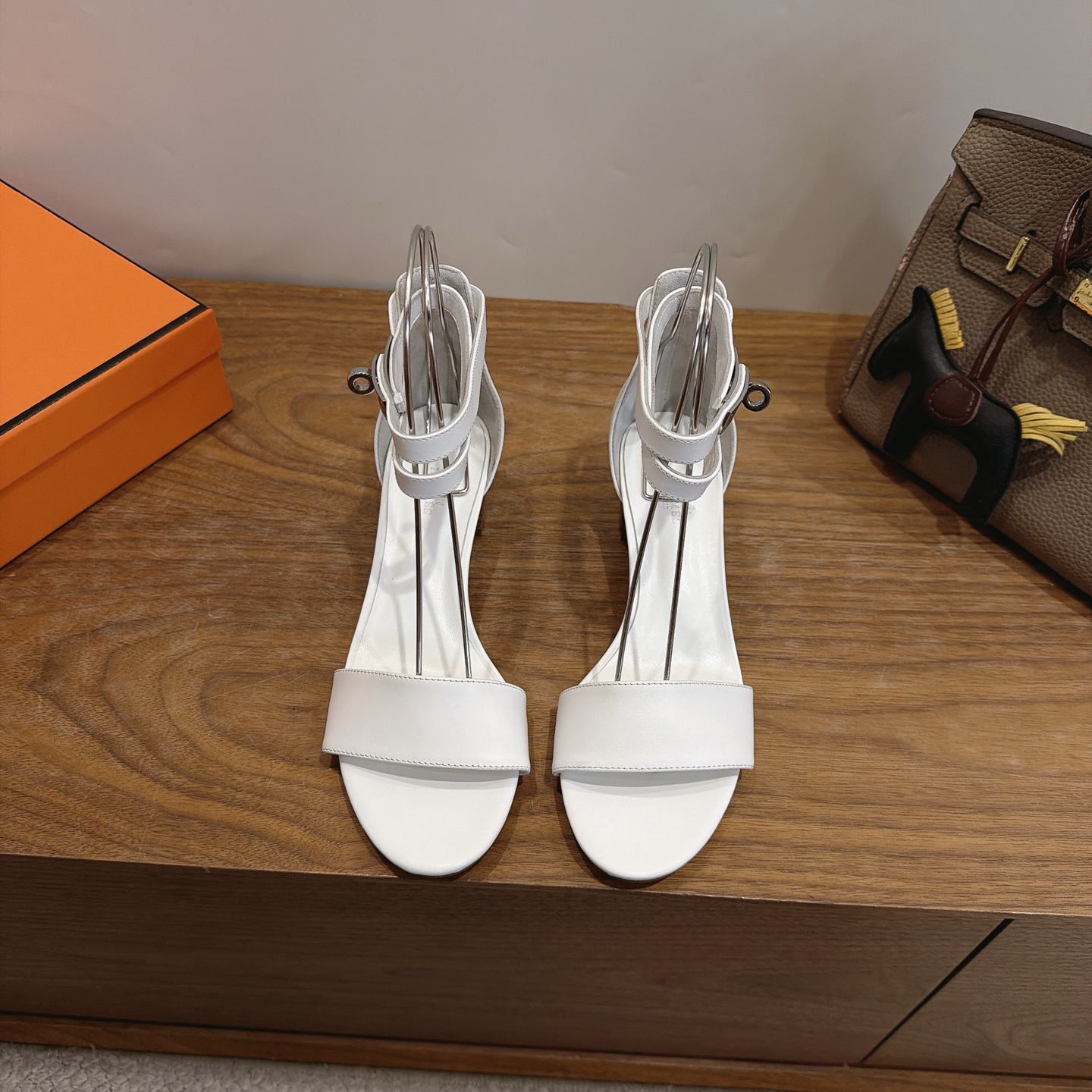 Sapatos femininos Hermes. um Éclair — photo 3
