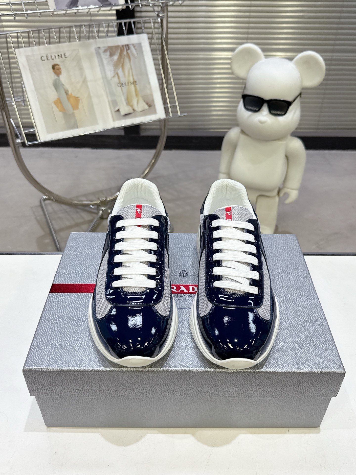 NO:421784,Prada RADA sneakers fabric leather double material inherits the iconic original design, soft and durable leather with innovative breathable Bike fabric material, inspired by sailing sport design Size: 39-46, casual shoes/sports shoes, prada, prada, sneakers19860909普拉达RADA运动鞋 织物皮革双重材质延承标志性原版设计,以柔软耐用的皮革搭配创新型透气Bike织物材质,灵感源自帆船运动设计 码数:39-46,休闲鞋/运动鞋,prada,prada,sneakers,Women's Shoes