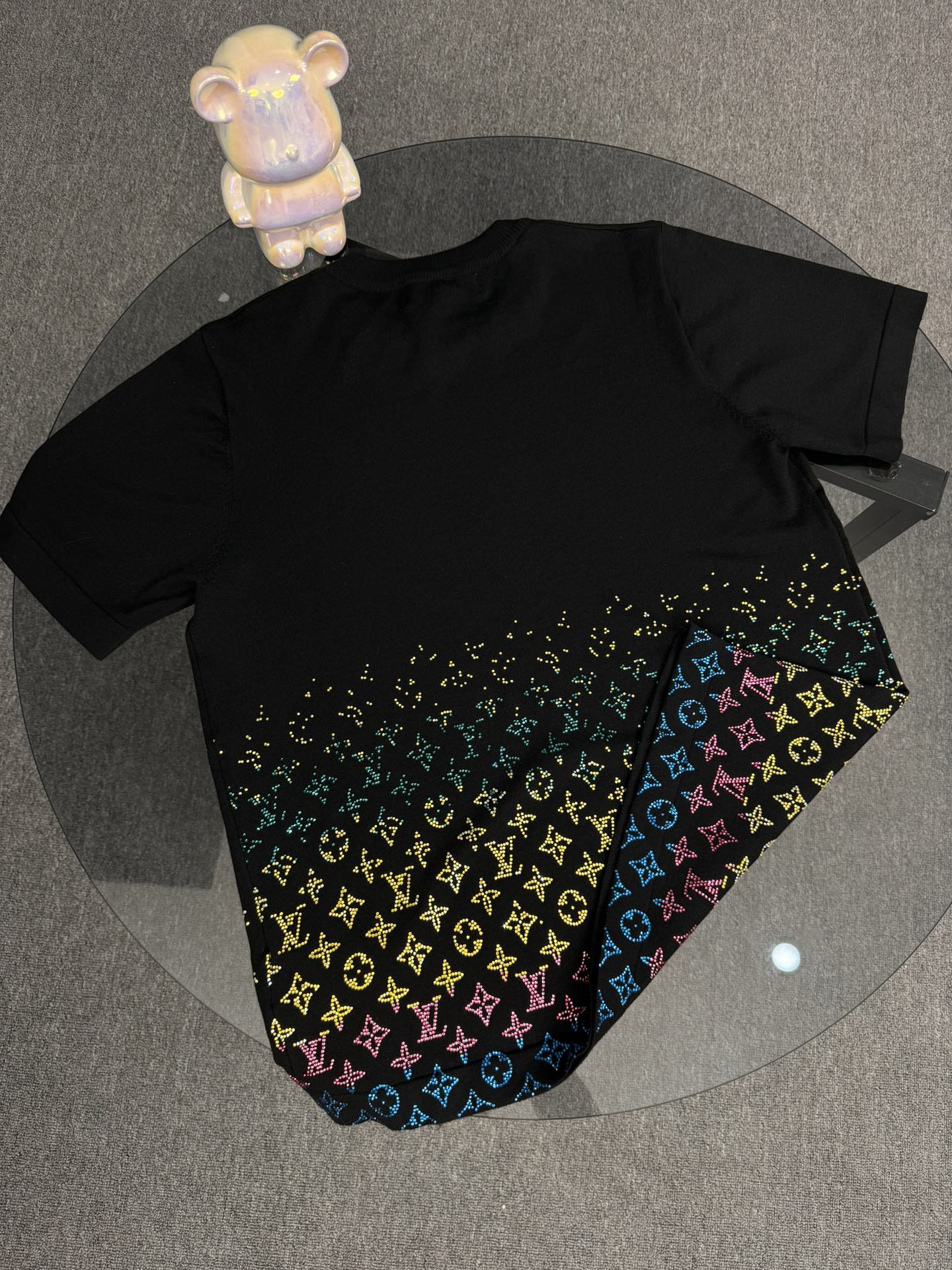 Louis Vuitton Camiseta de Manga Corta con Diamantes de Imitación 2025 7 i1745601486 6959 7