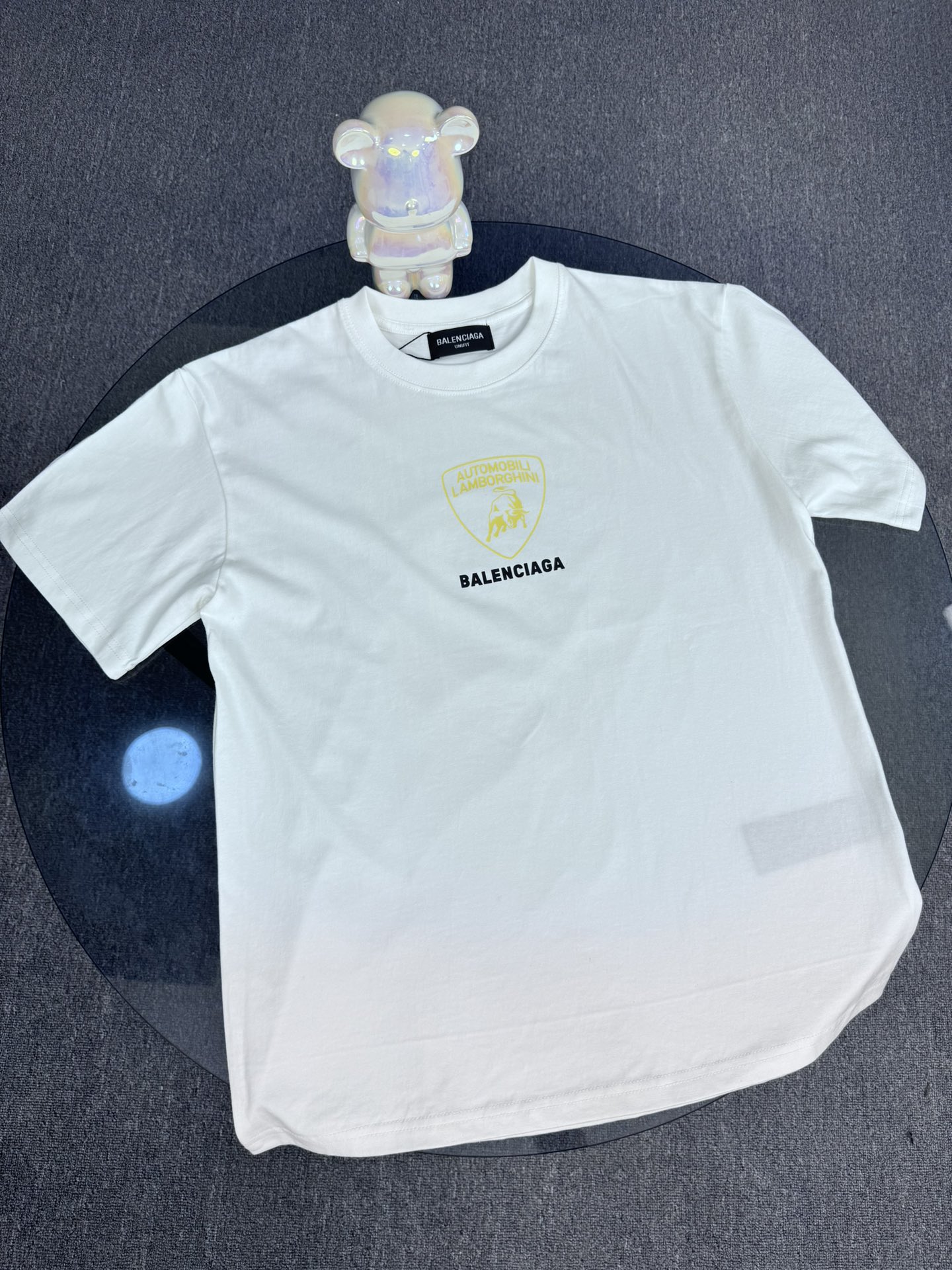 Balenciaga x Lamborghini Camiseta de Manga Corta con Logo Estampado 3 i1745871312 1300 0