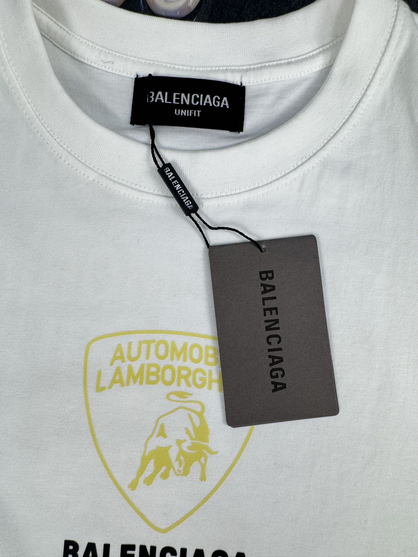 Balenciaga x Lamborghini Camiseta de Manga Corta con Logo Estampado 6 i1745871312 1333 4