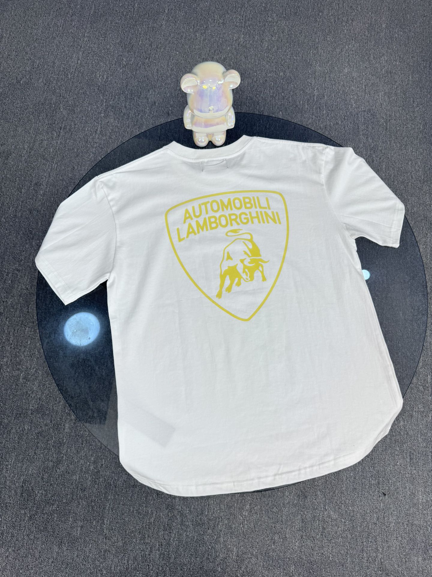 Balenciaga x Lamborghini Camiseta de Manga Corta con Logo Estampado 9 i1745871312 4043 1