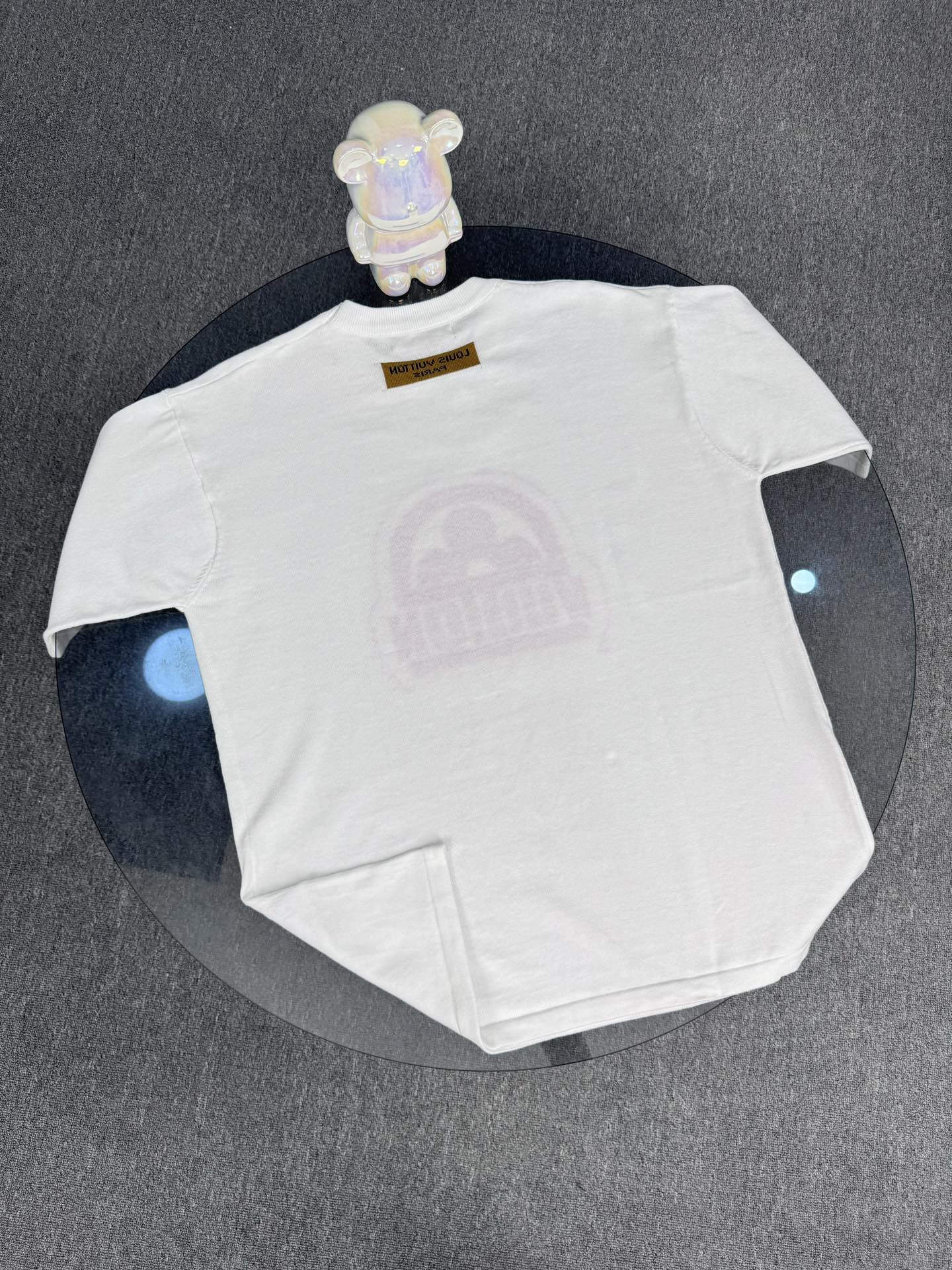 Louis Vuitton Camiseta de Algodón con Estampado de Trébol Rosado 10 i1745871829 2373 0