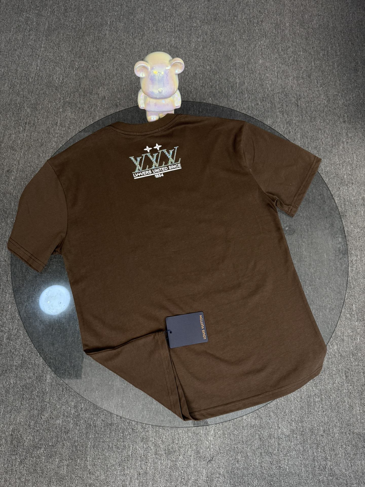Louis Vuitton Camiseta de Manga Corta con Estampado de Diamante para Hombre 9 i1745872153 1107 5