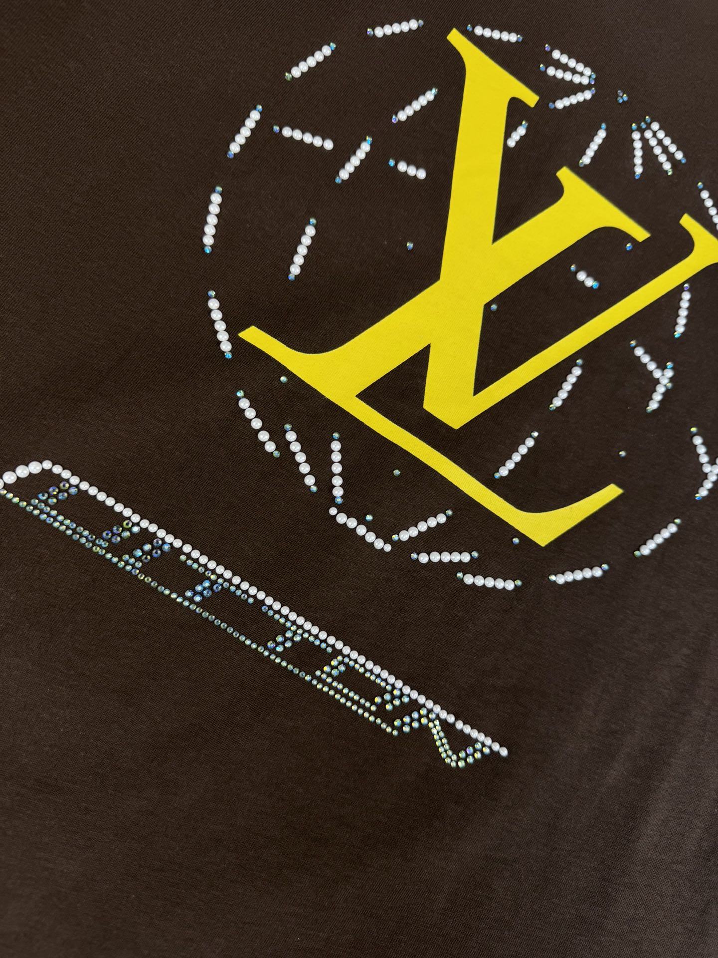 Louis Vuitton Camiseta de Manga Corta con Estampado de Diamante para Hombre 7 i1745872153 4933 4