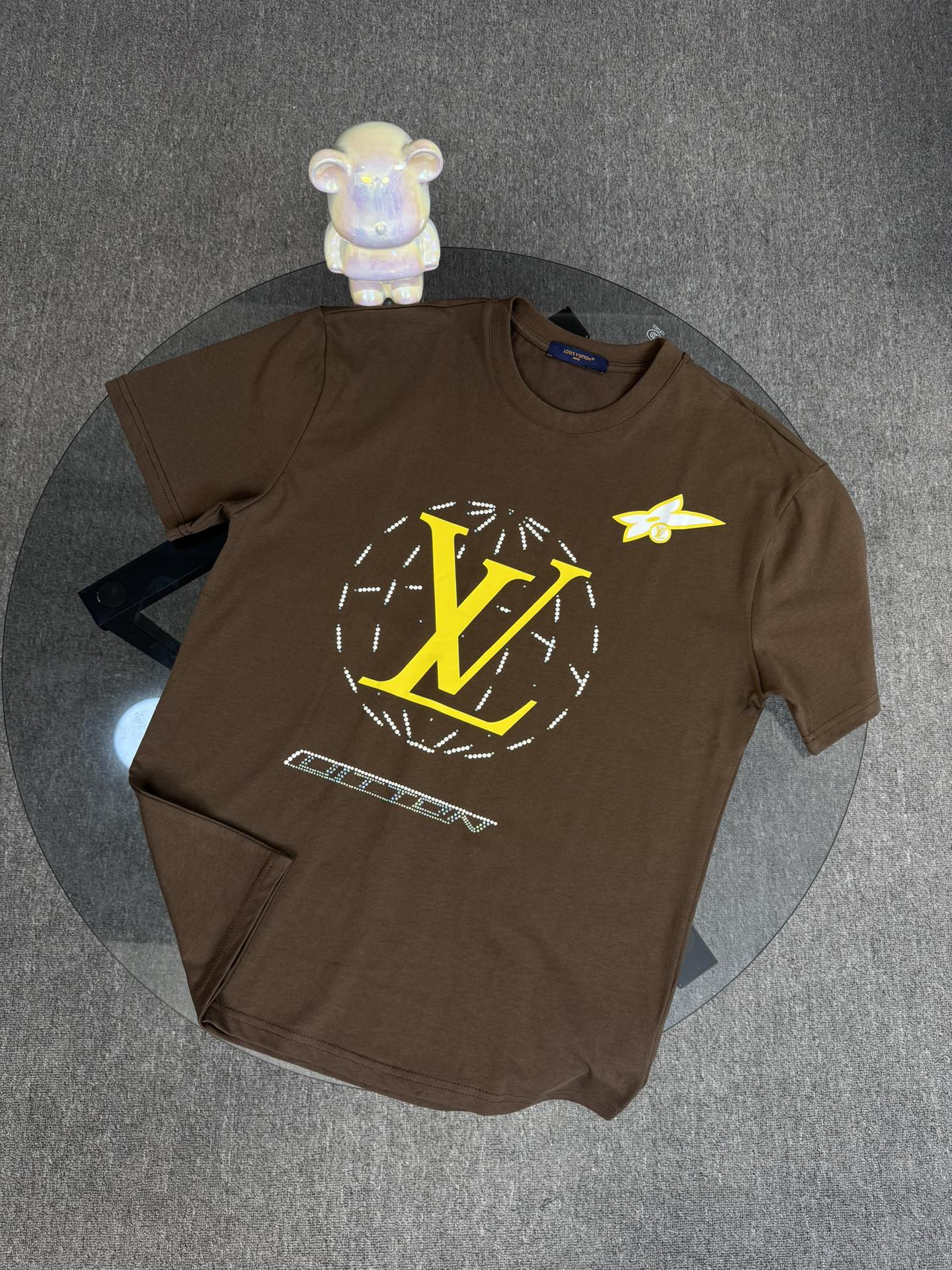 Louis Vuitton Camiseta de Manga Corta con Estampado de Diamante para Hombre 3 i1745872153 9723 6