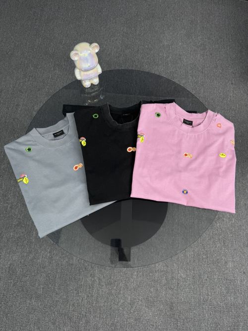 Balenciaga Camiseta Estampada con Diseño de Frutas y Algodón para Hombre 1 Balenciaga Camiseta Estampada con Diseño de Frutas y Algodón para Hombre