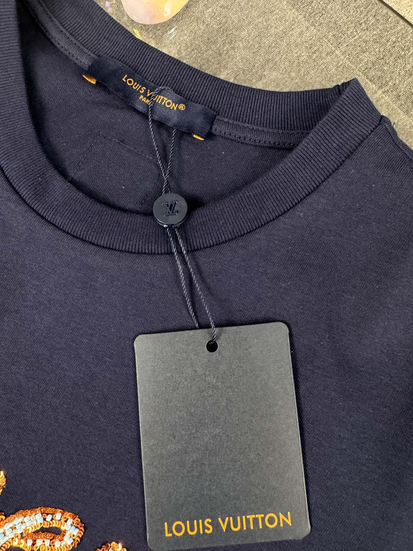 Louis Vuitton Camiseta de Manga Corta con Bordado de Cuentas para Hombre 5 i1746124913 172 8