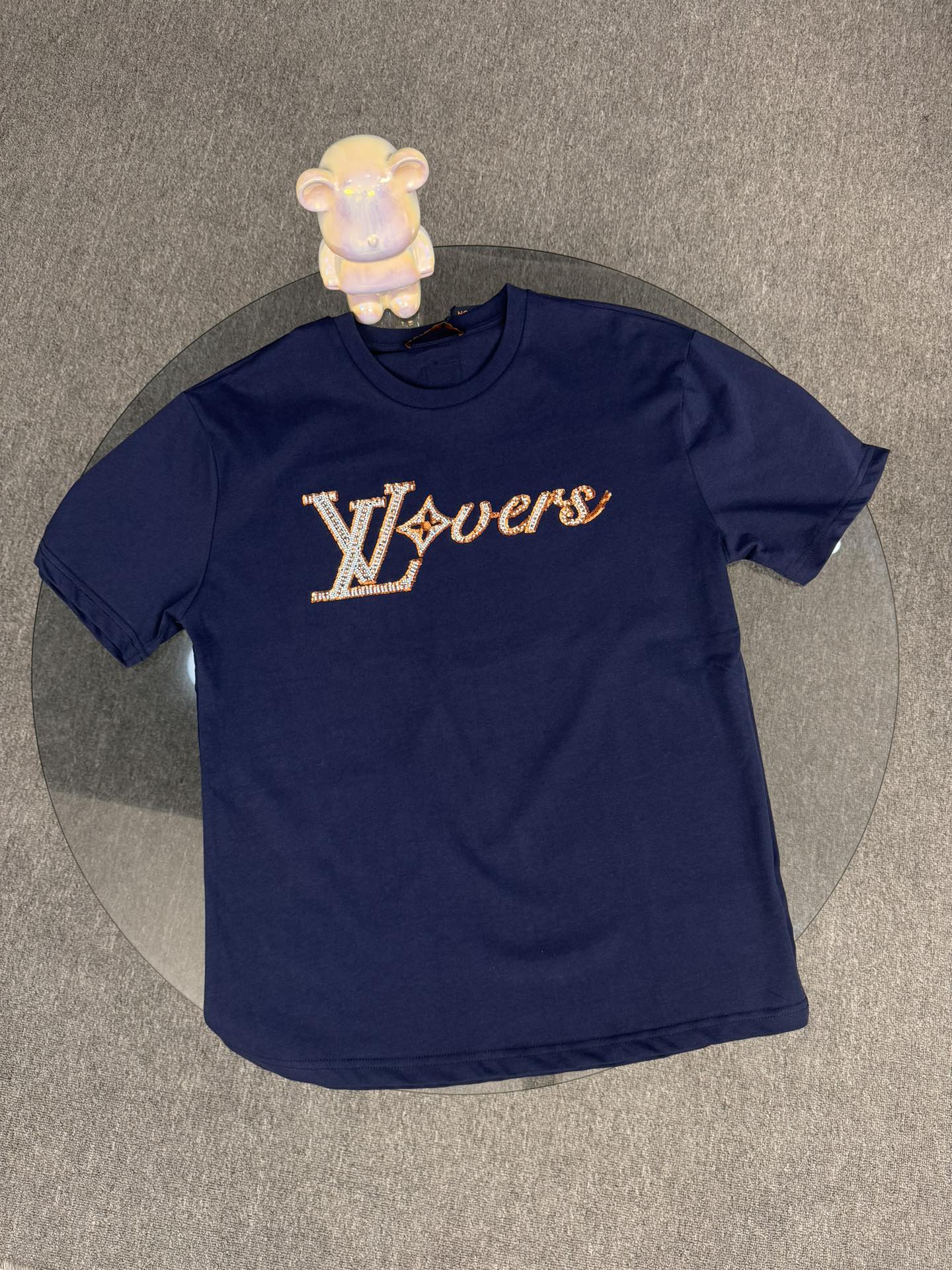 Louis Vuitton Camiseta de Manga Corta con Bordado de Cuentas para Hombre 3 i1746124913 4143 5